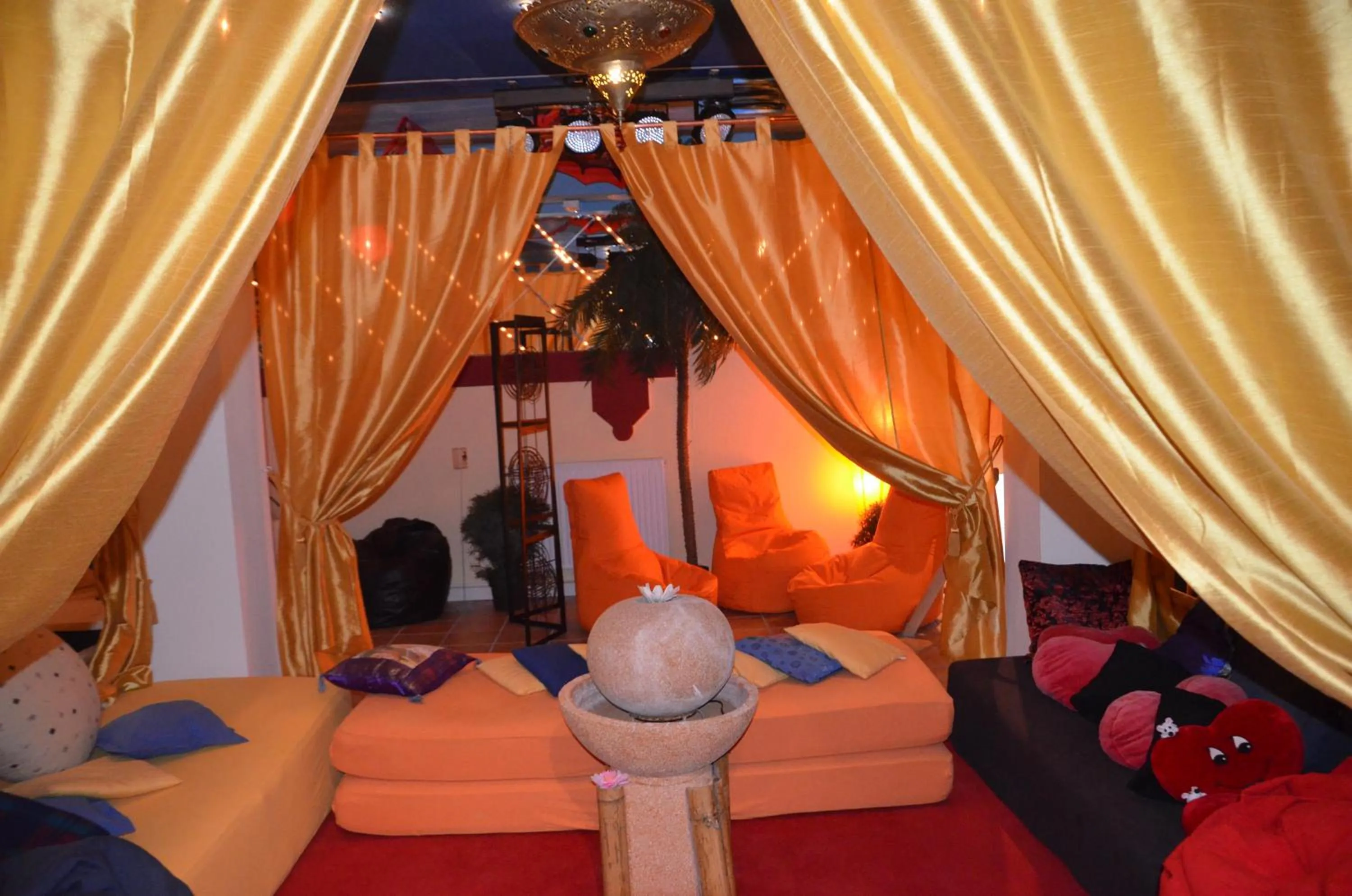 Spa and wellness centre/facilities, Bed in Themen Hotel Terrassen Cafe