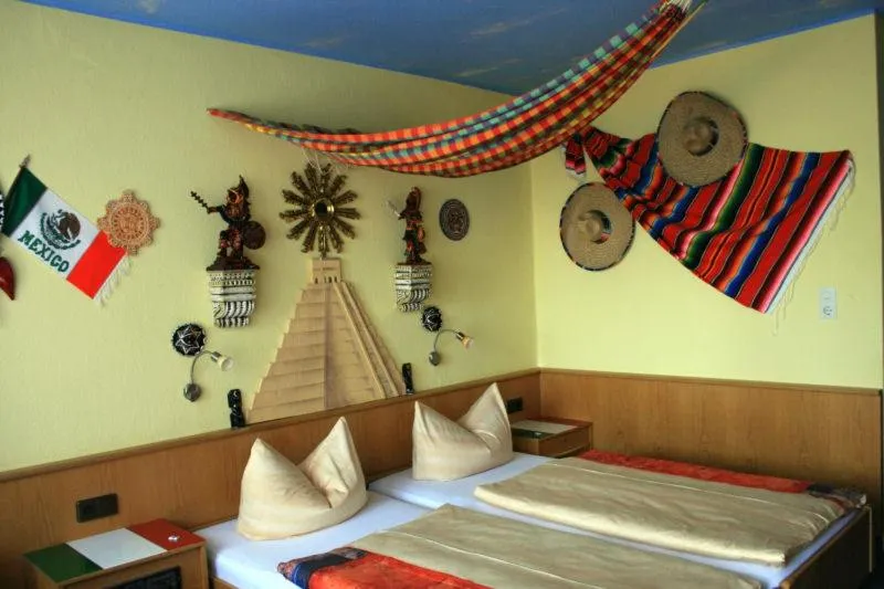 Photo of the whole room, Bed in Themen Hotel Terrassen Cafe