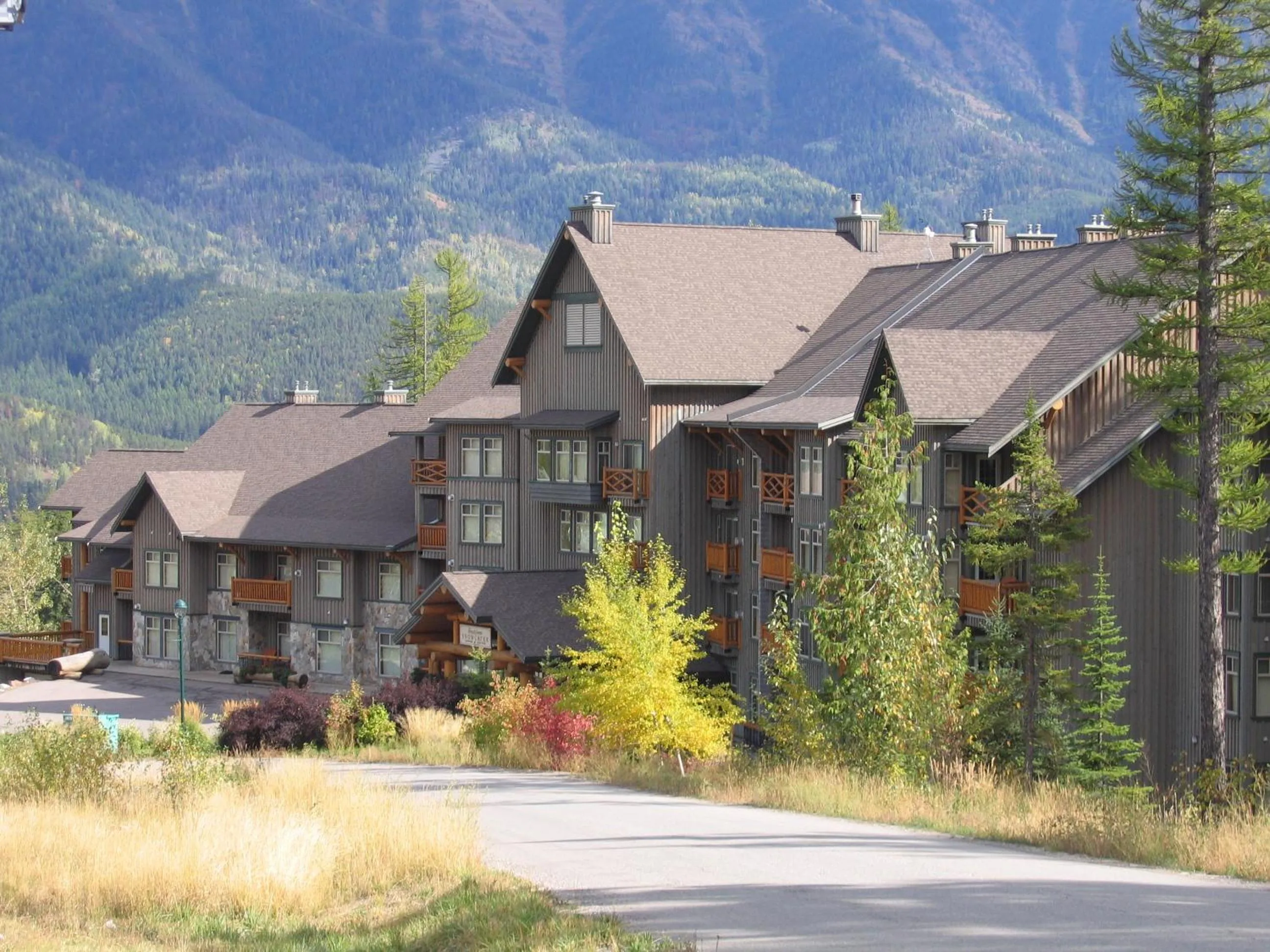 Property building in Snow Creek Lodge by Fernie Lodging Co