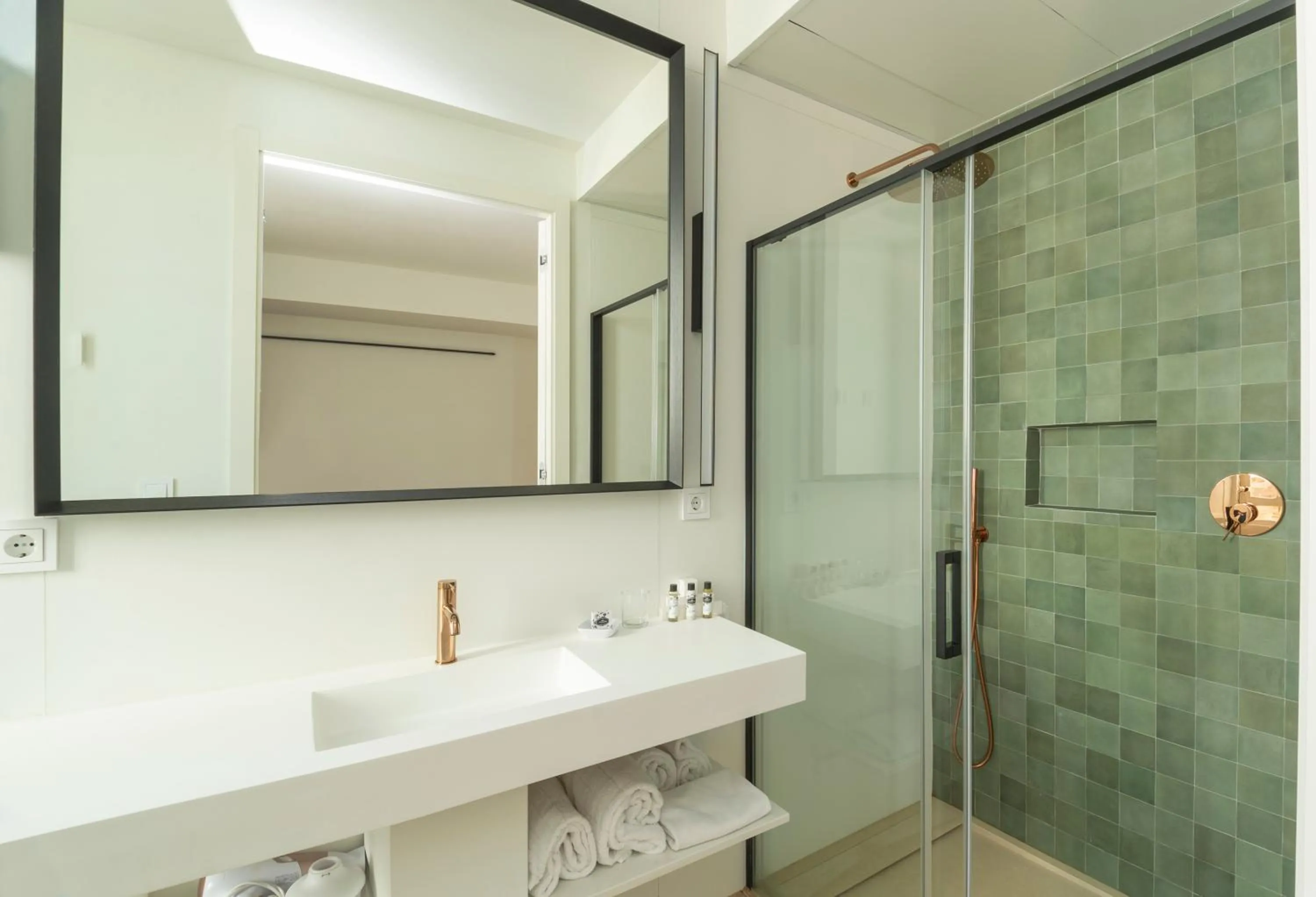 Bathroom in Hotel Viento10