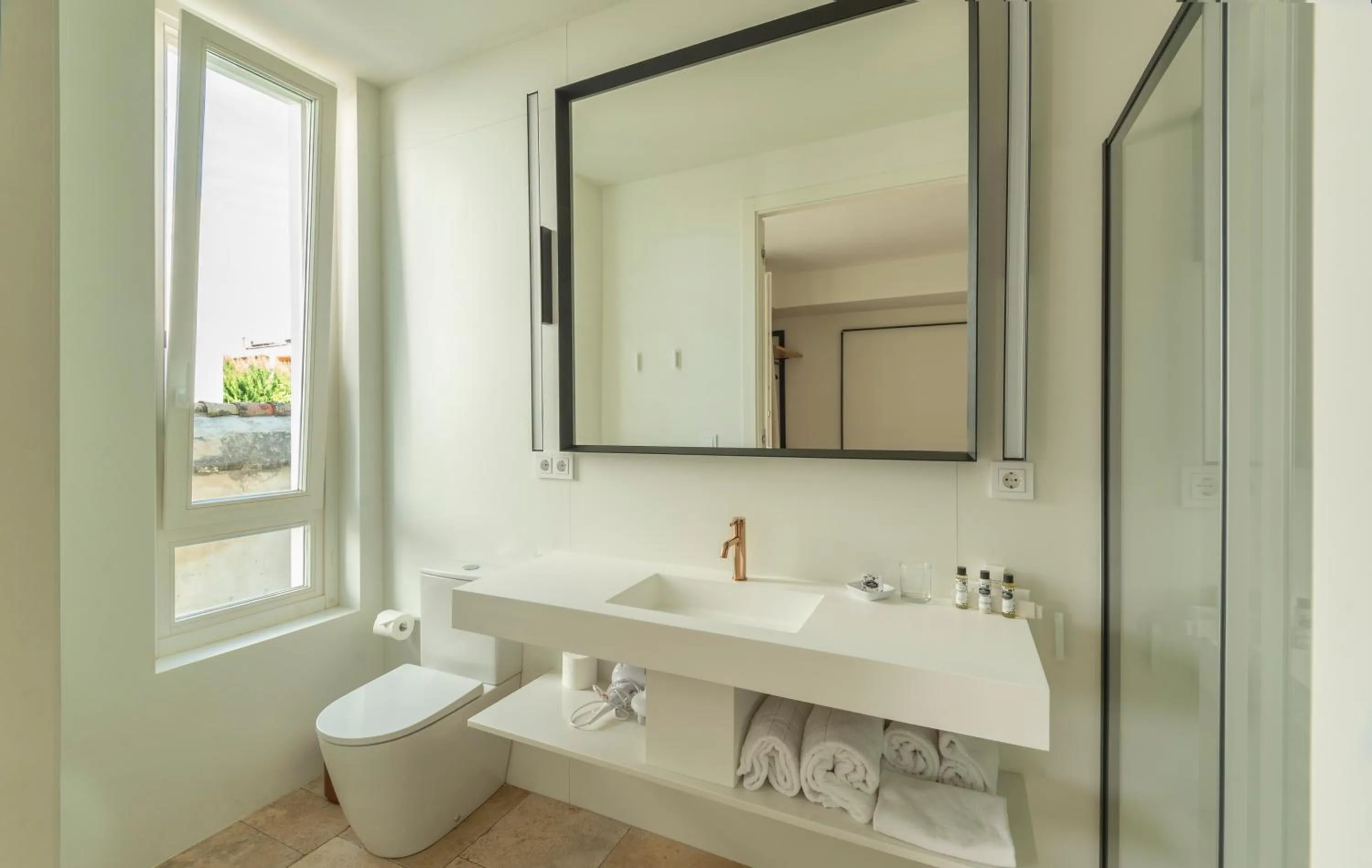 Bathroom in Hotel Viento10