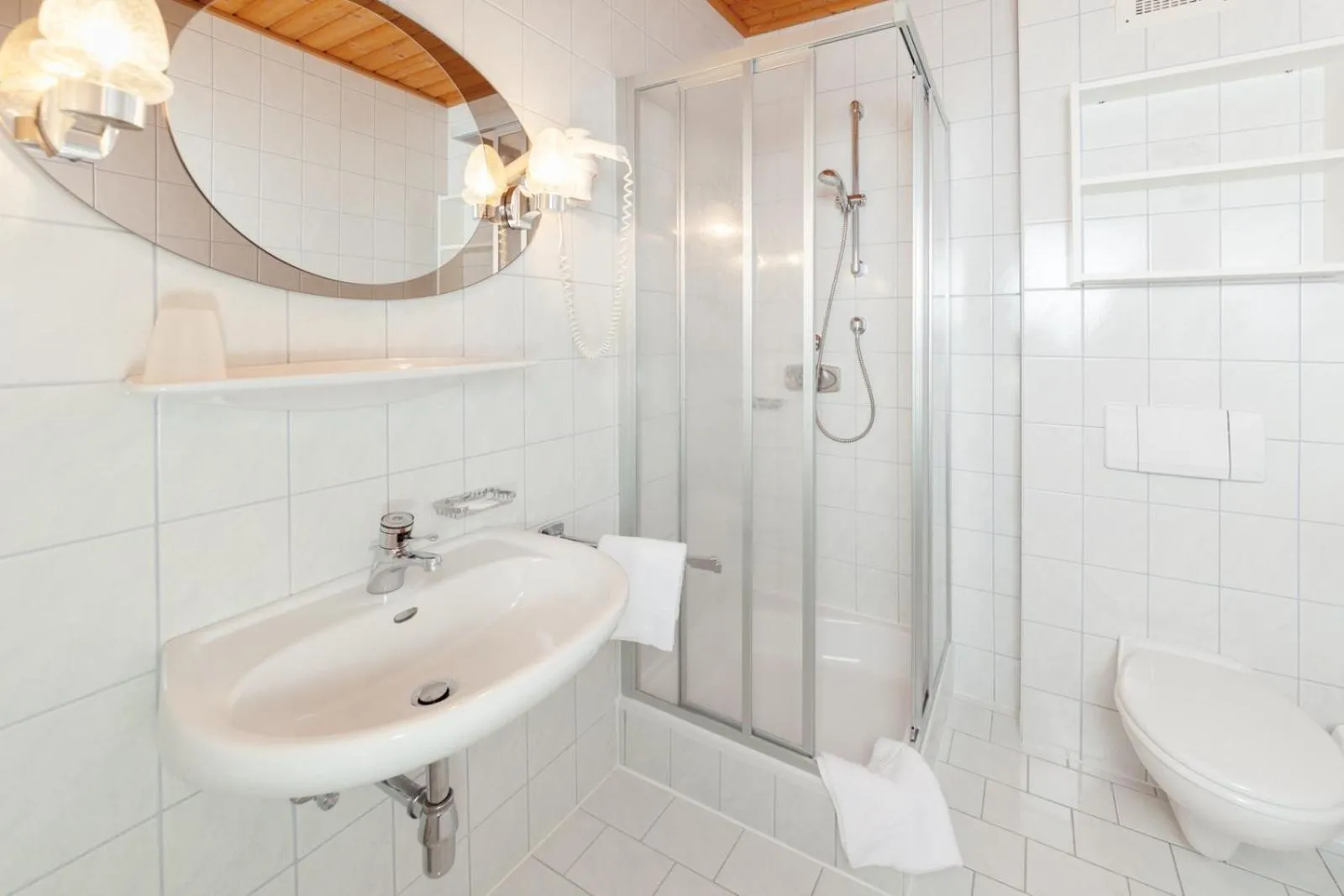 Shower in Pension Oberjörg