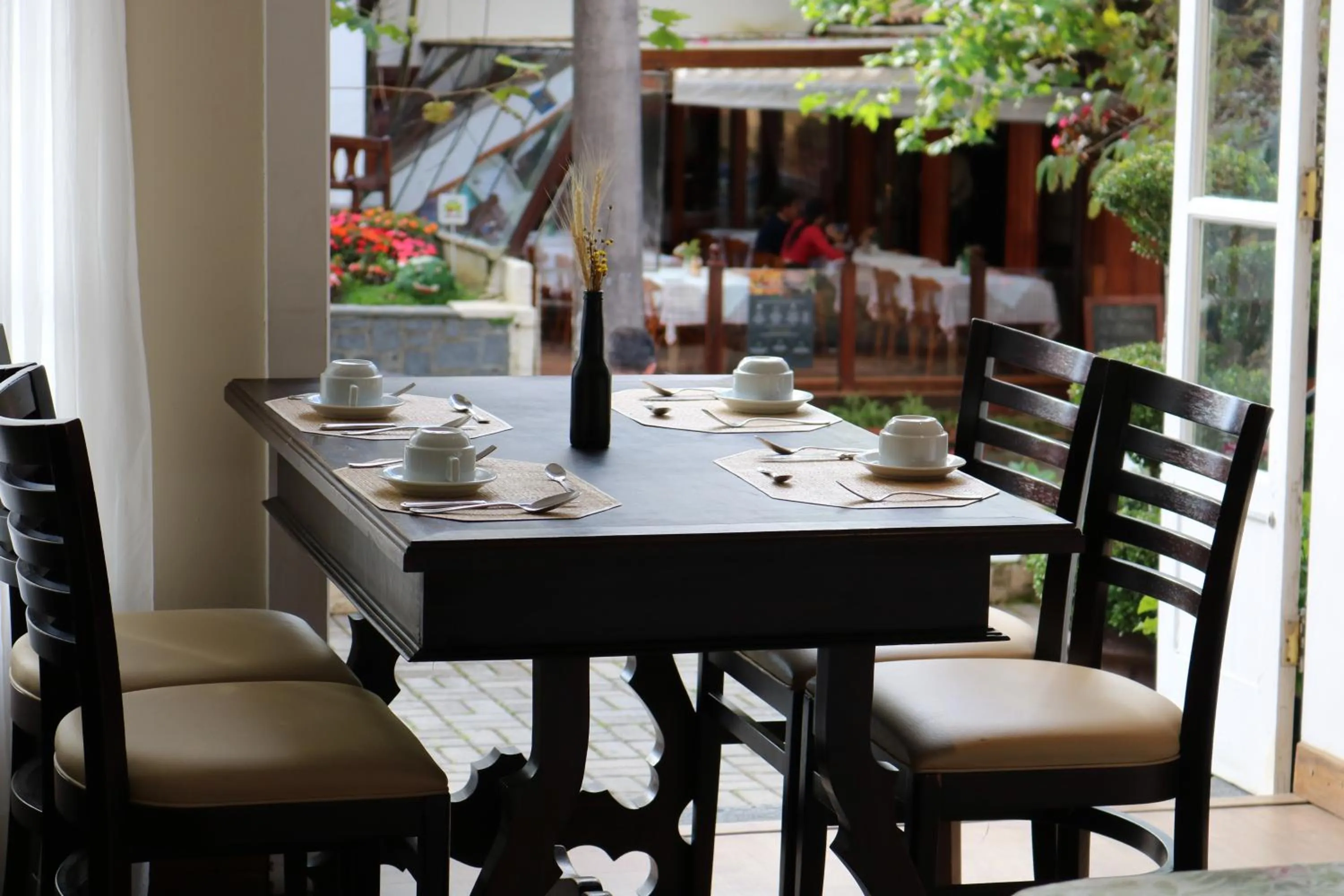 Restaurant/places to eat in Hotel Bologna