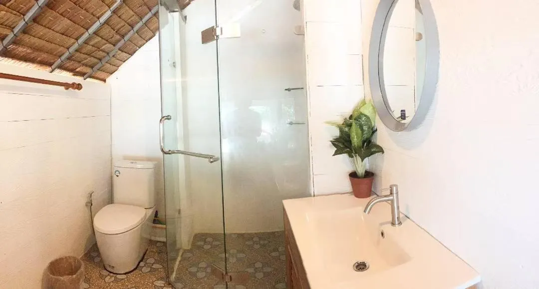 Shower in Koh Phaluai Beach Bangalow