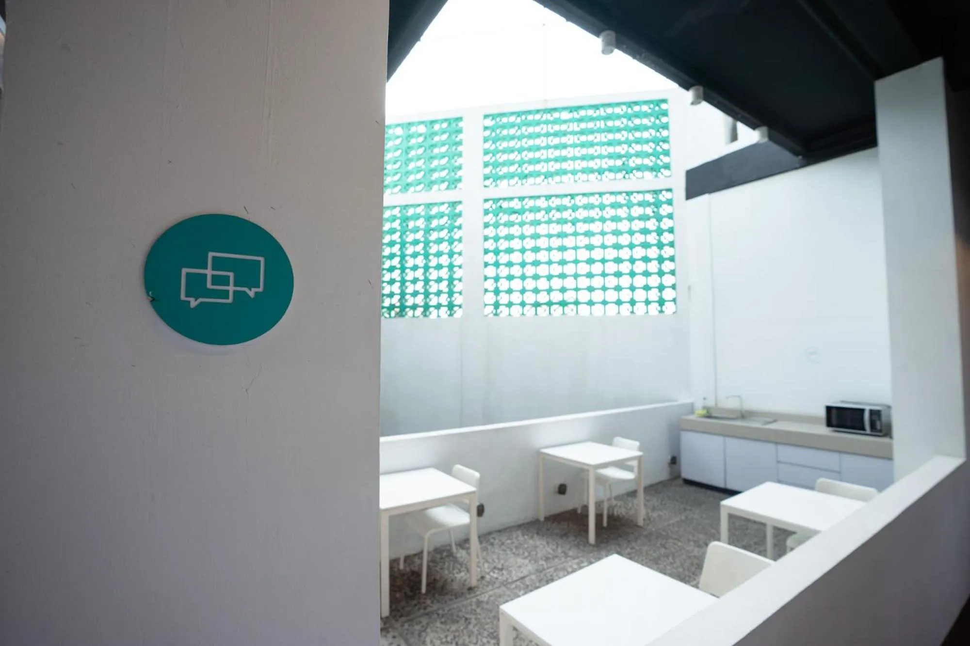 Communal lounge/ TV room in Bobopod Paskal, Bandung