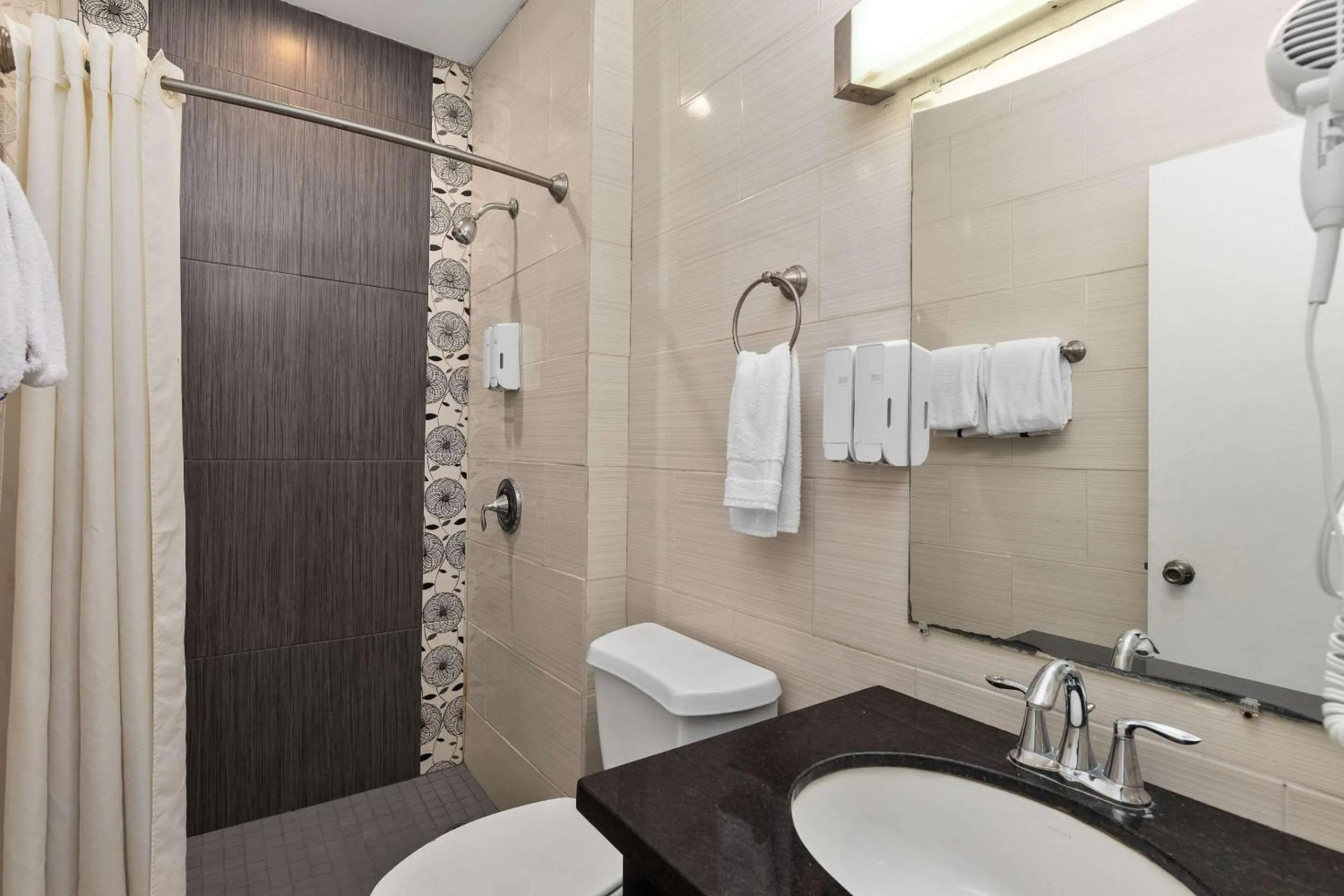 Bedroom in WindWater Hotel and Marina