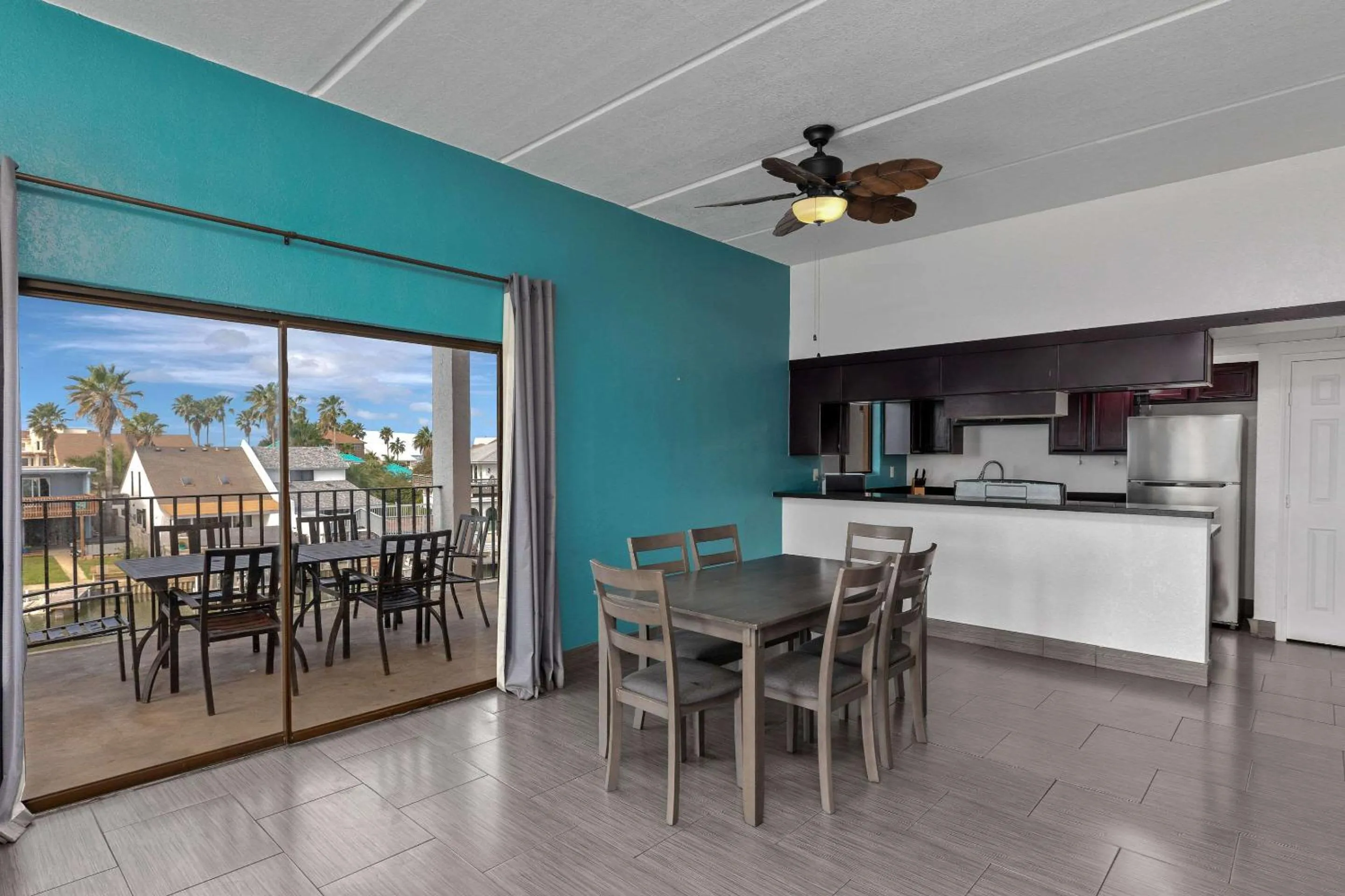 Bedroom in WindWater Hotel and Marina