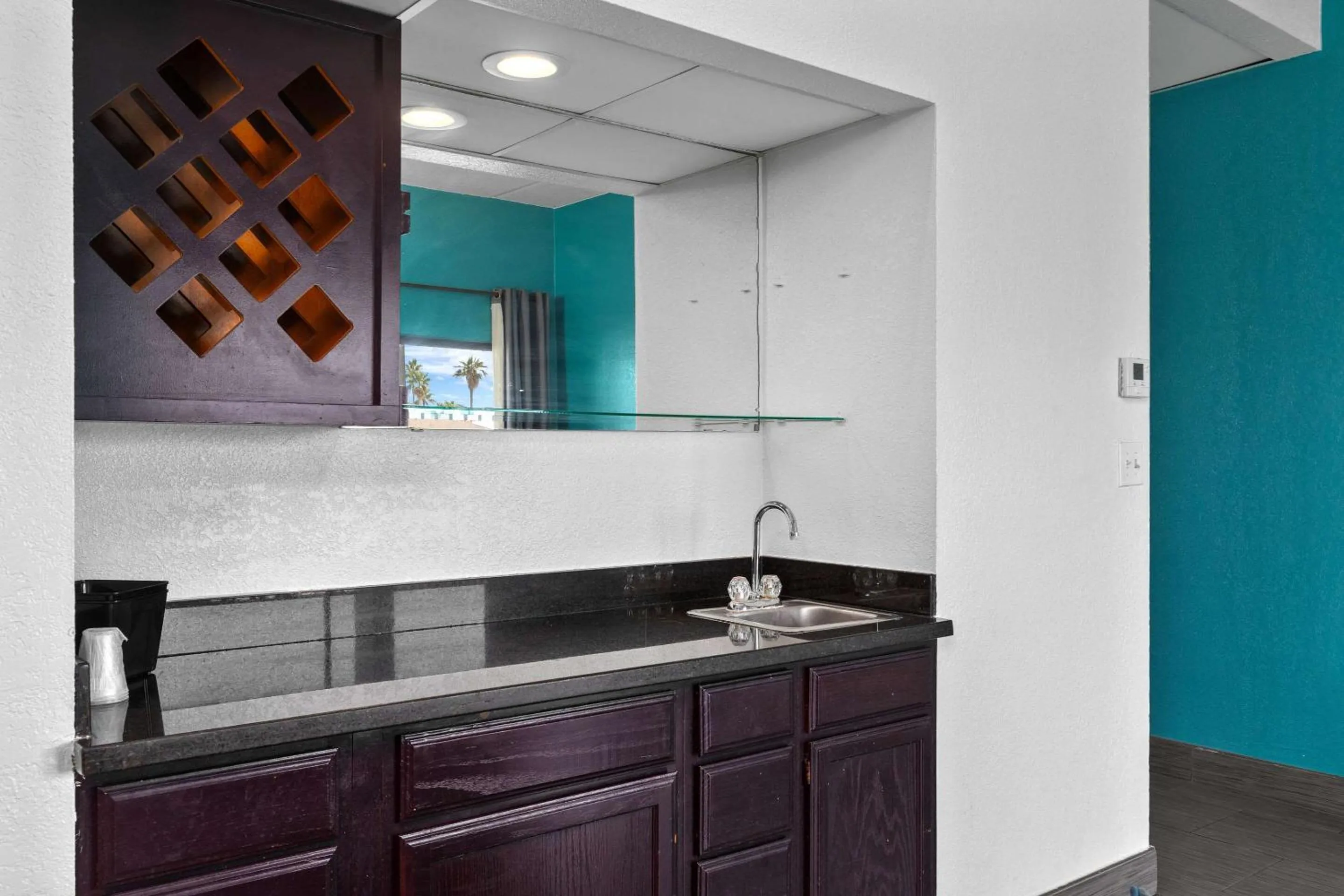 Bedroom in WindWater Hotel and Marina