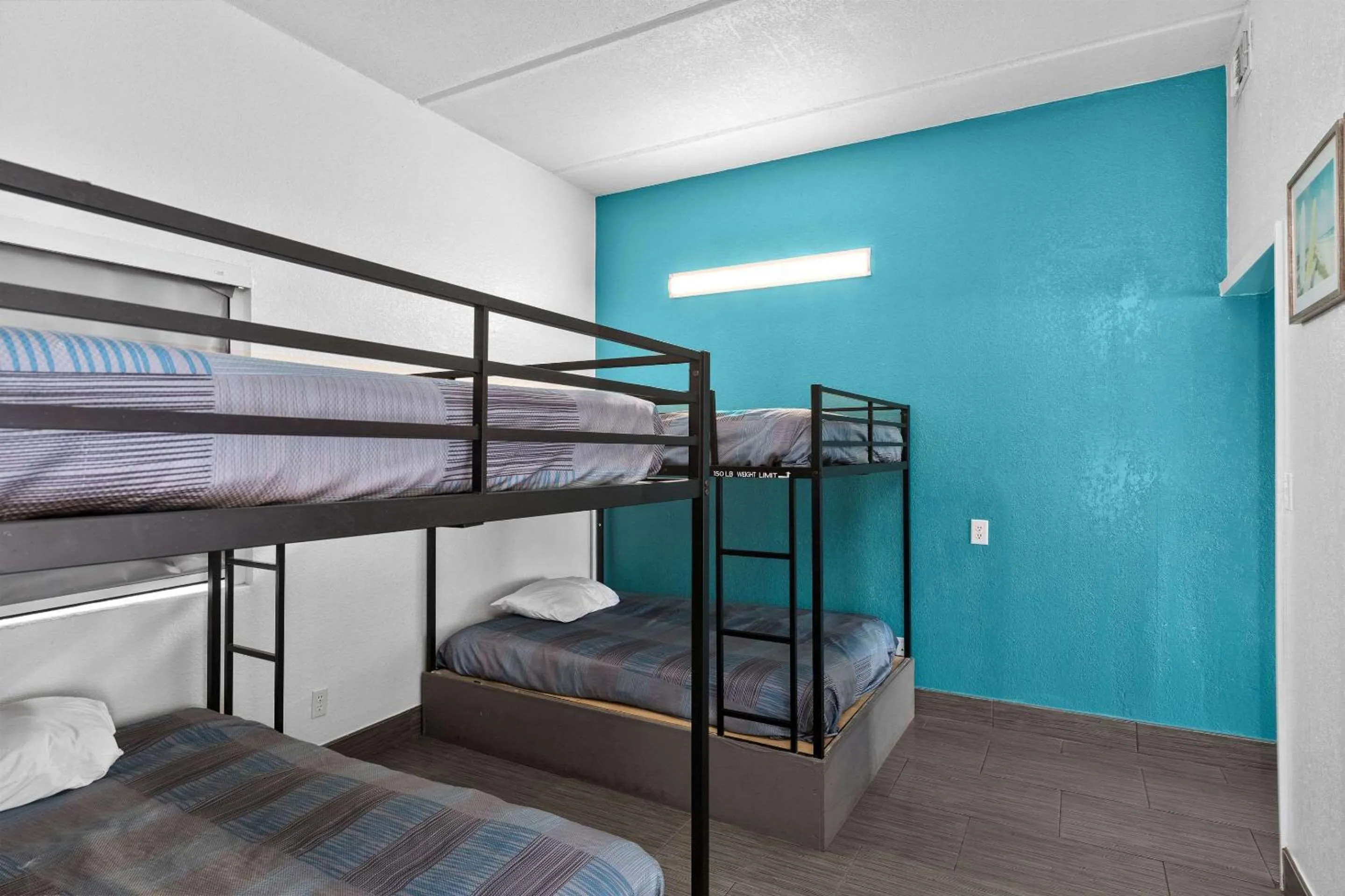 Bedroom, Bed in WindWater Hotel and Marina