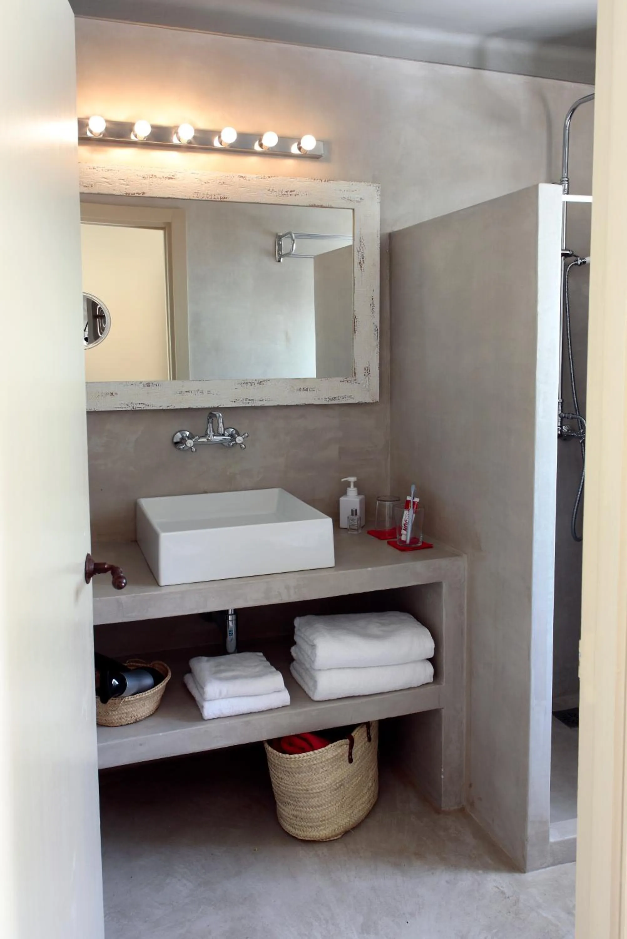 Toilet in Hostal Sa Rascassa