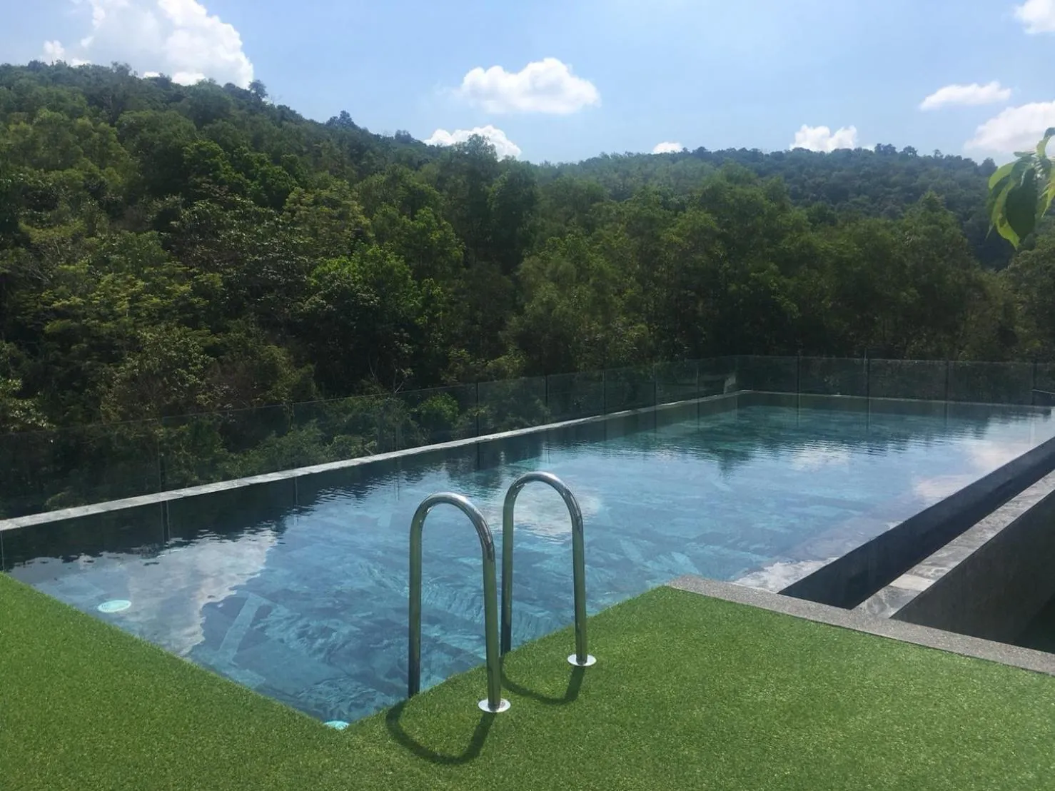 Swimming pool in Neca Reiche