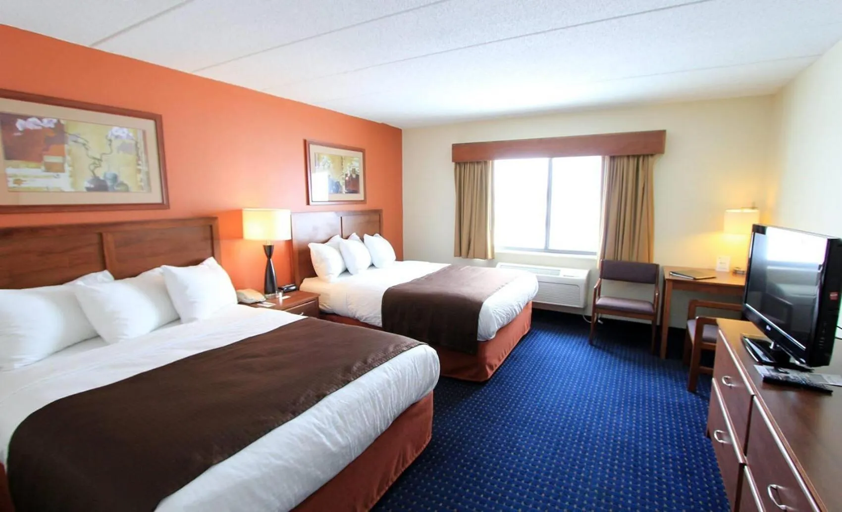 Photo of the whole room, Bed in AmericInn by Wyndham Cedar Rapids Airport
