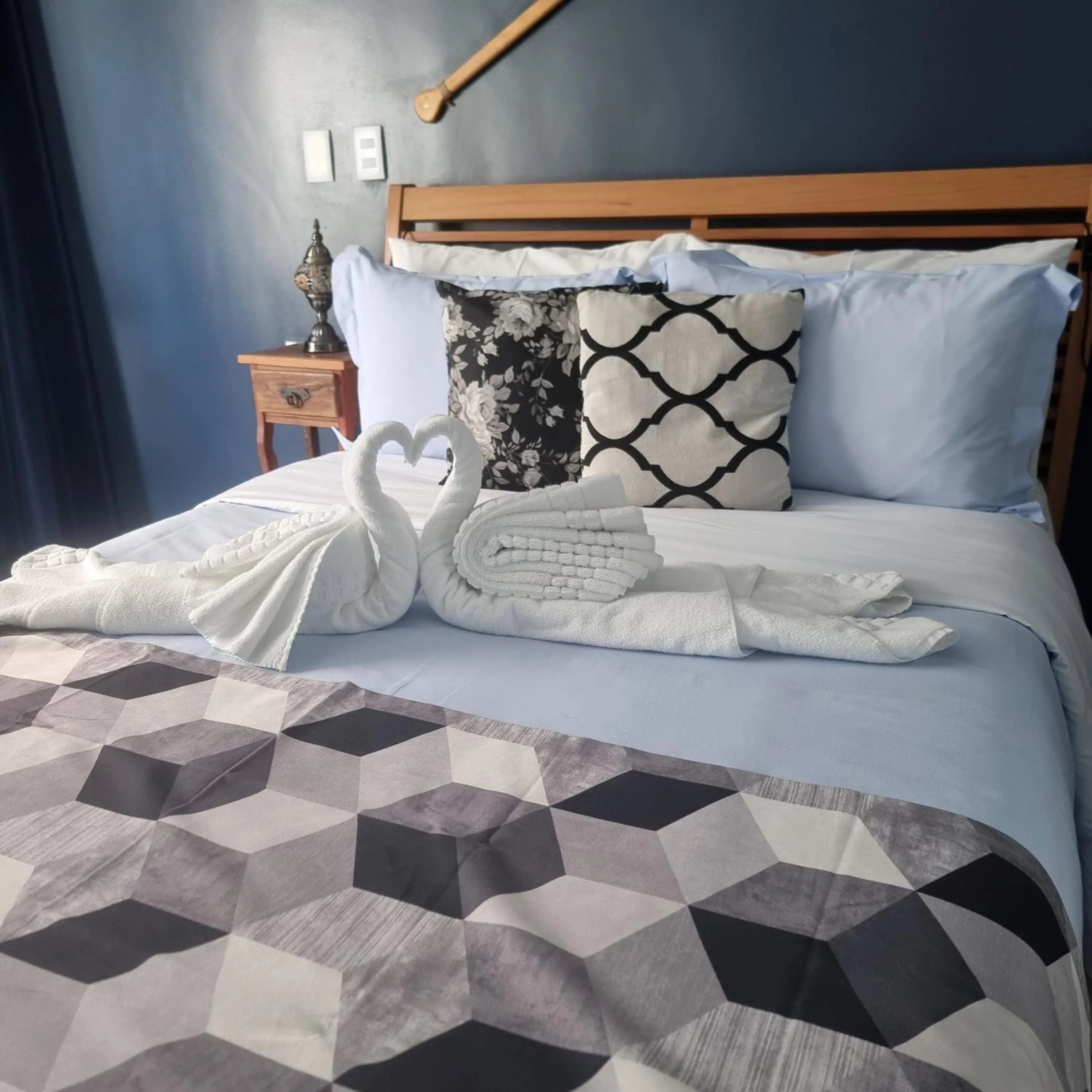 Bed in Pousada Santorini