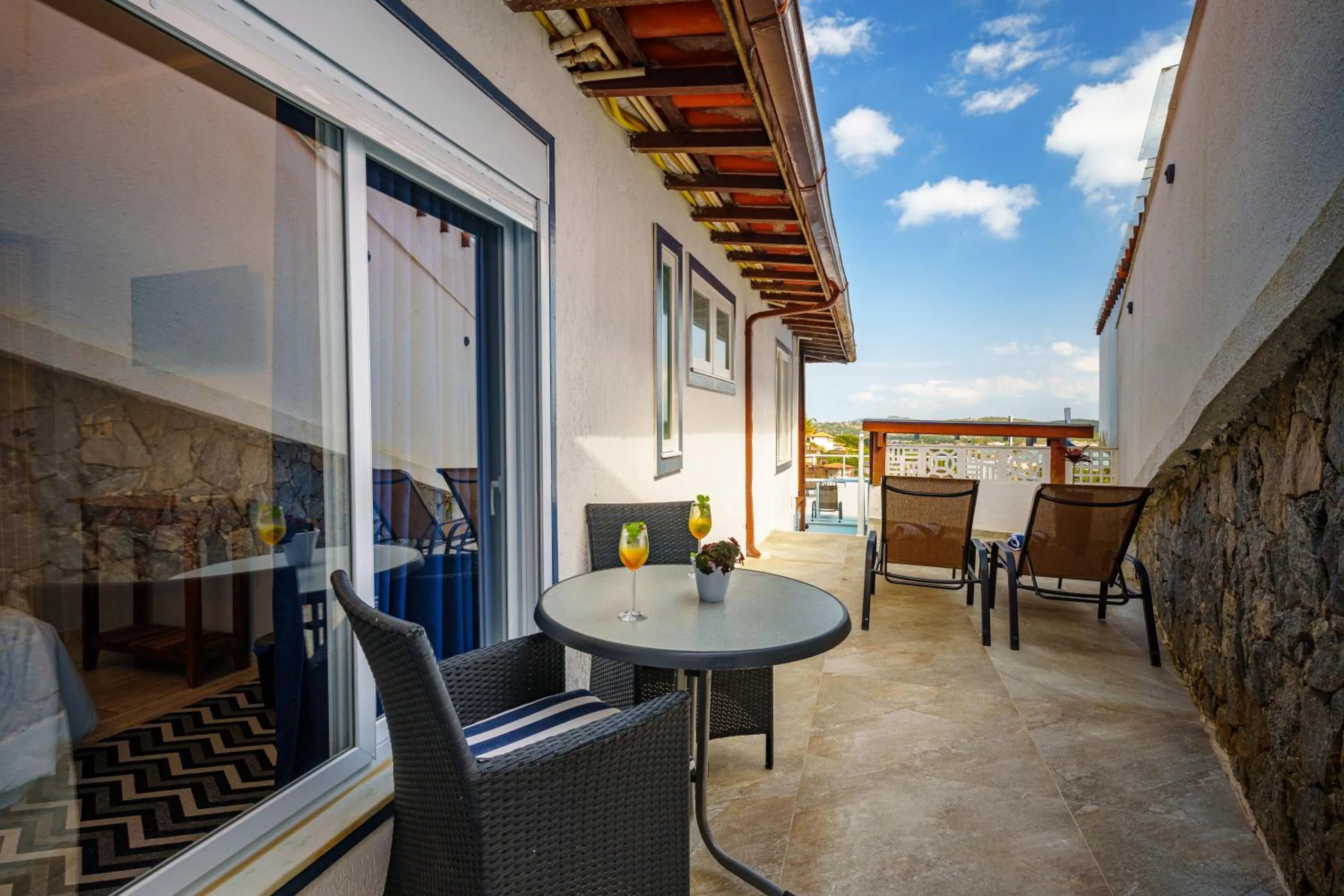 Swimming pool in Pousada Santorini