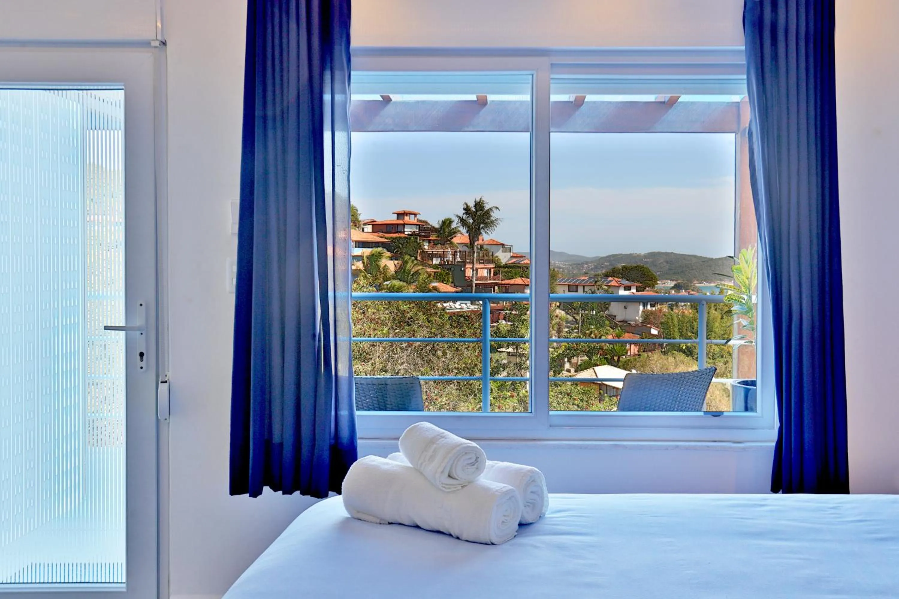 View (from property/room), Bed in Pousada Santorini