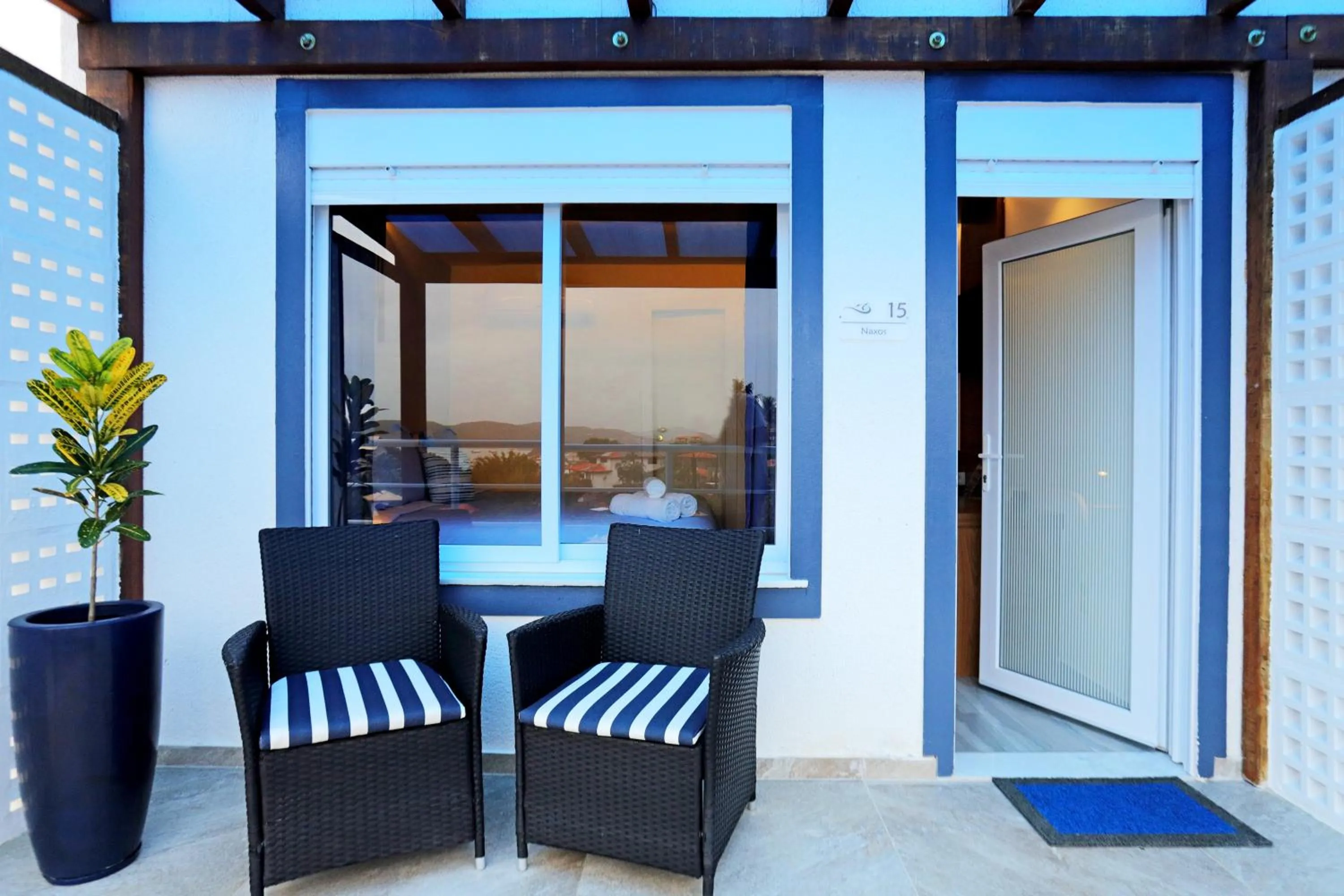 Facade/entrance in Pousada Santorini