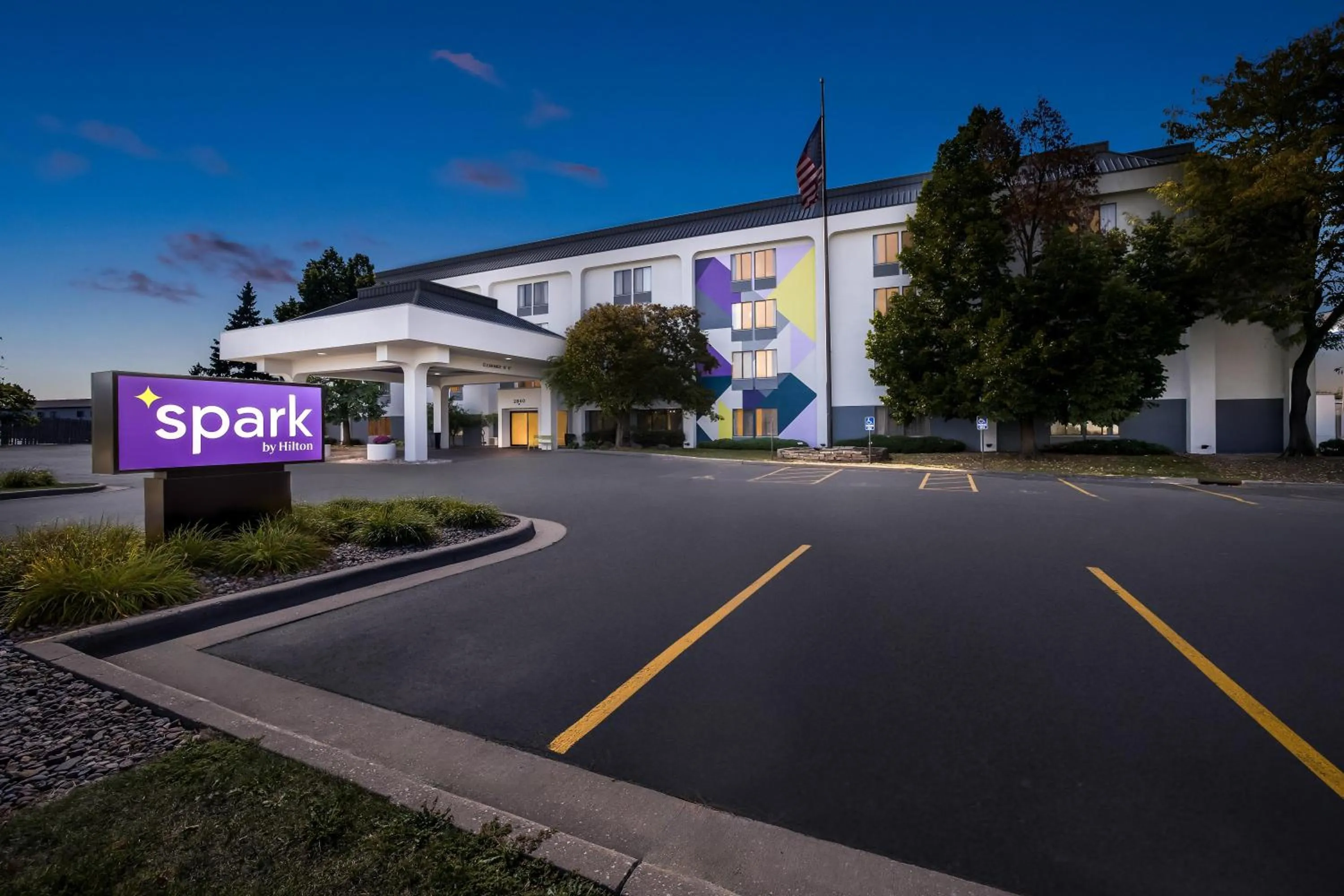 Property building in Spark by Hilton Green Bay