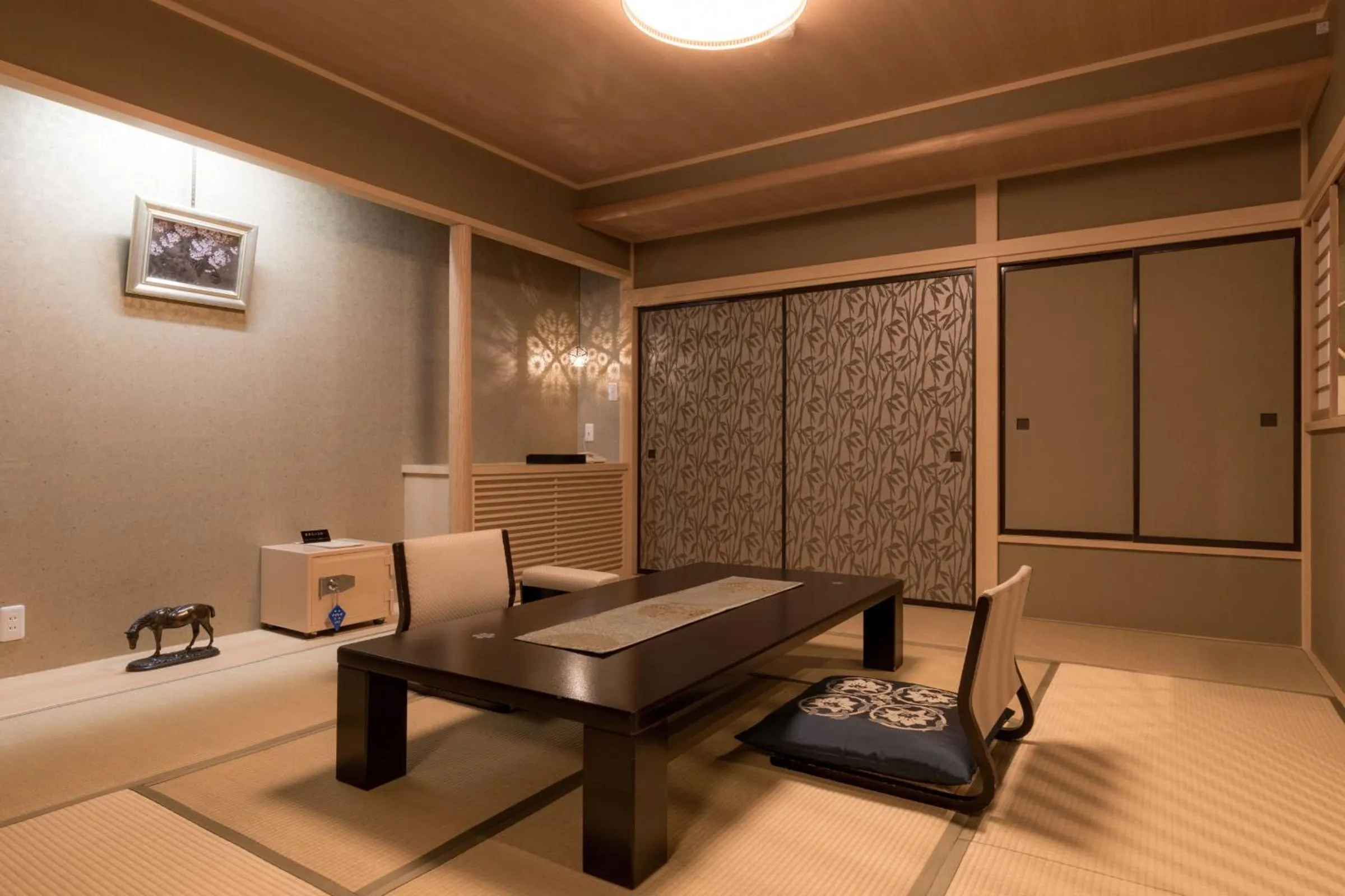 Photo of the whole room in Atami Onsen Sakuraya Ryokan