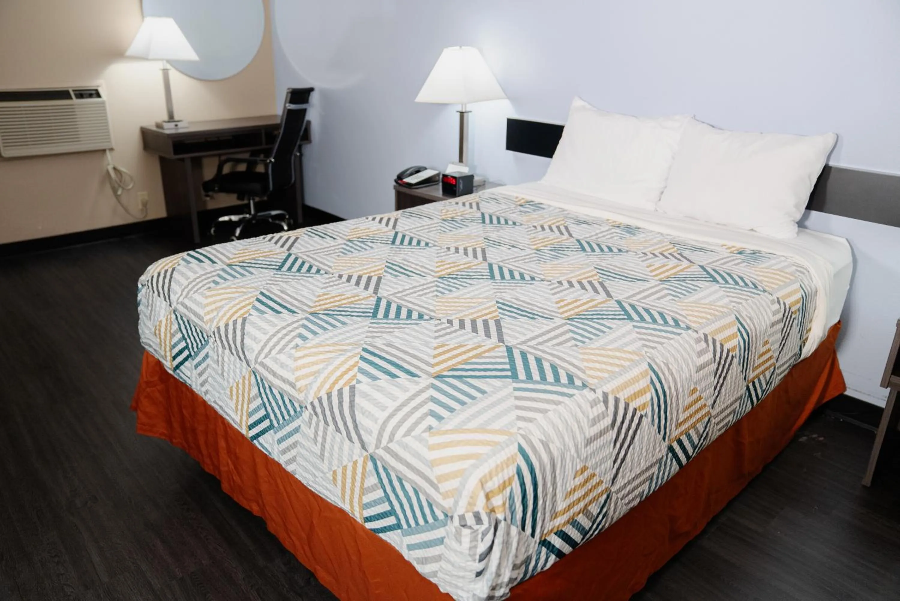 Bedroom, Bed in Motel 6 Litchfield, IL