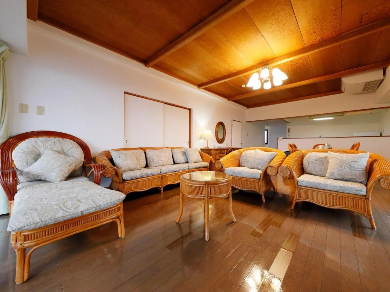 Photo of the whole room in Resort Hotel Umibe no Kajuen