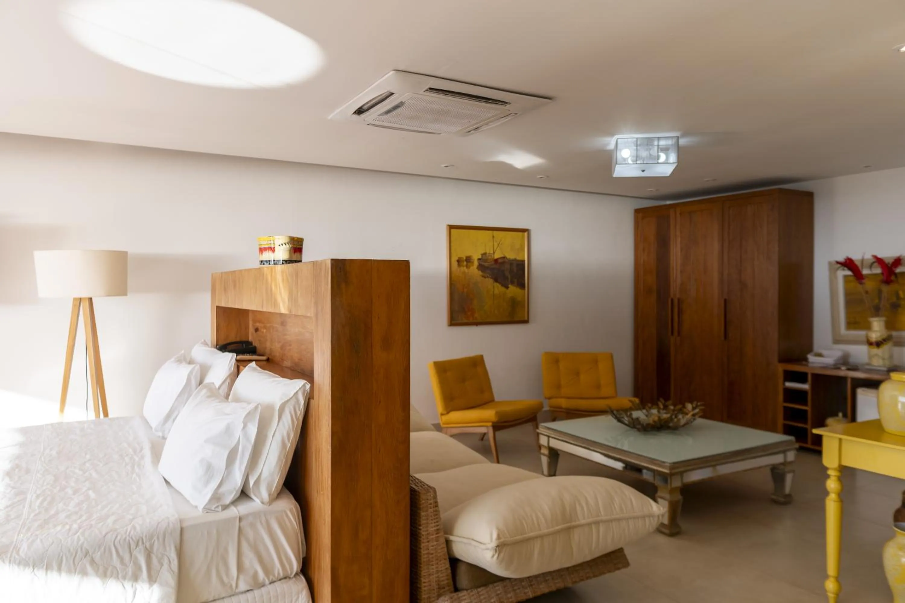 Living room, Bed in Costa do Sol Boutique Hotel