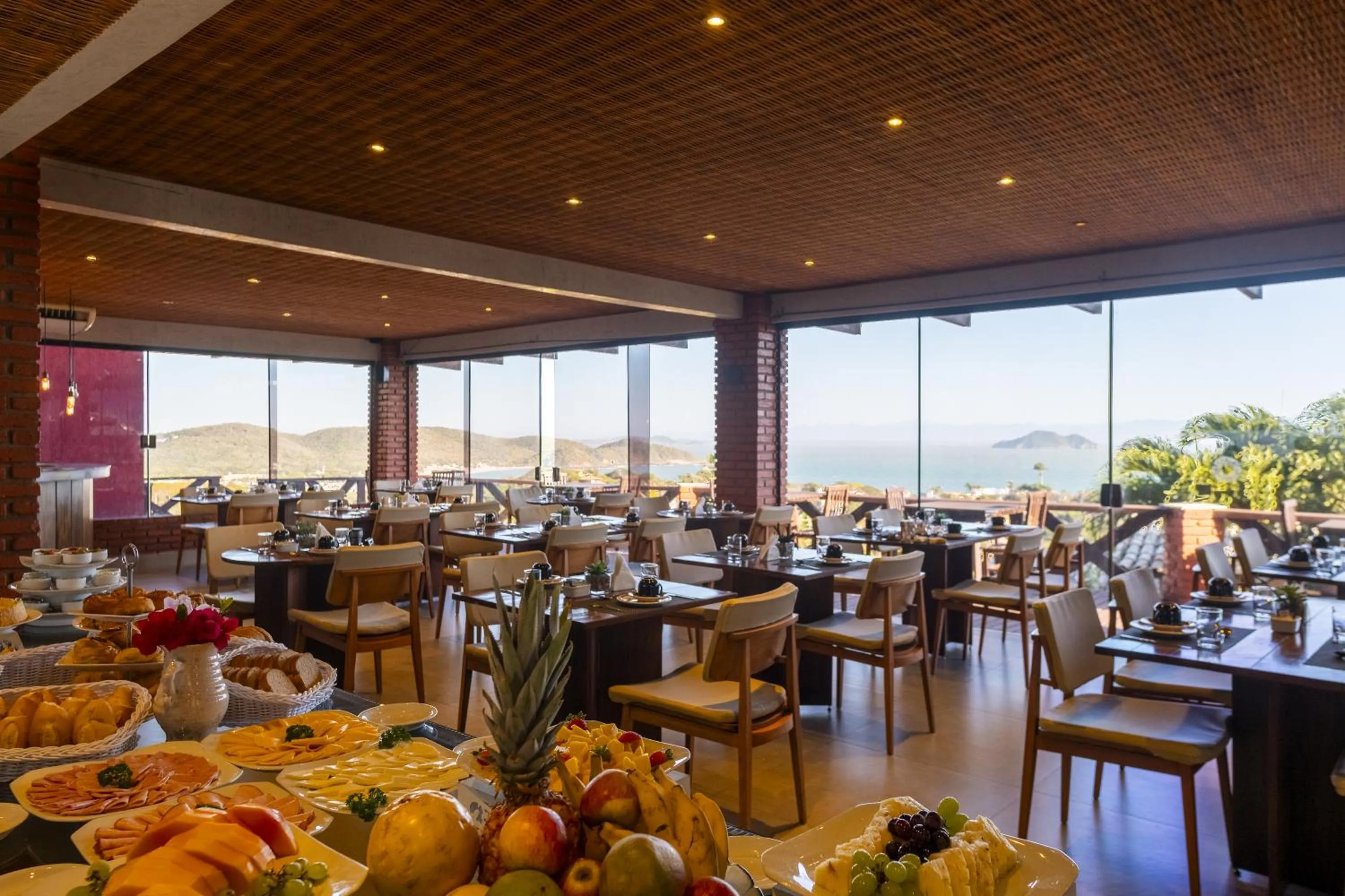 Restaurant/places to eat in Costa do Sol Boutique Hotel