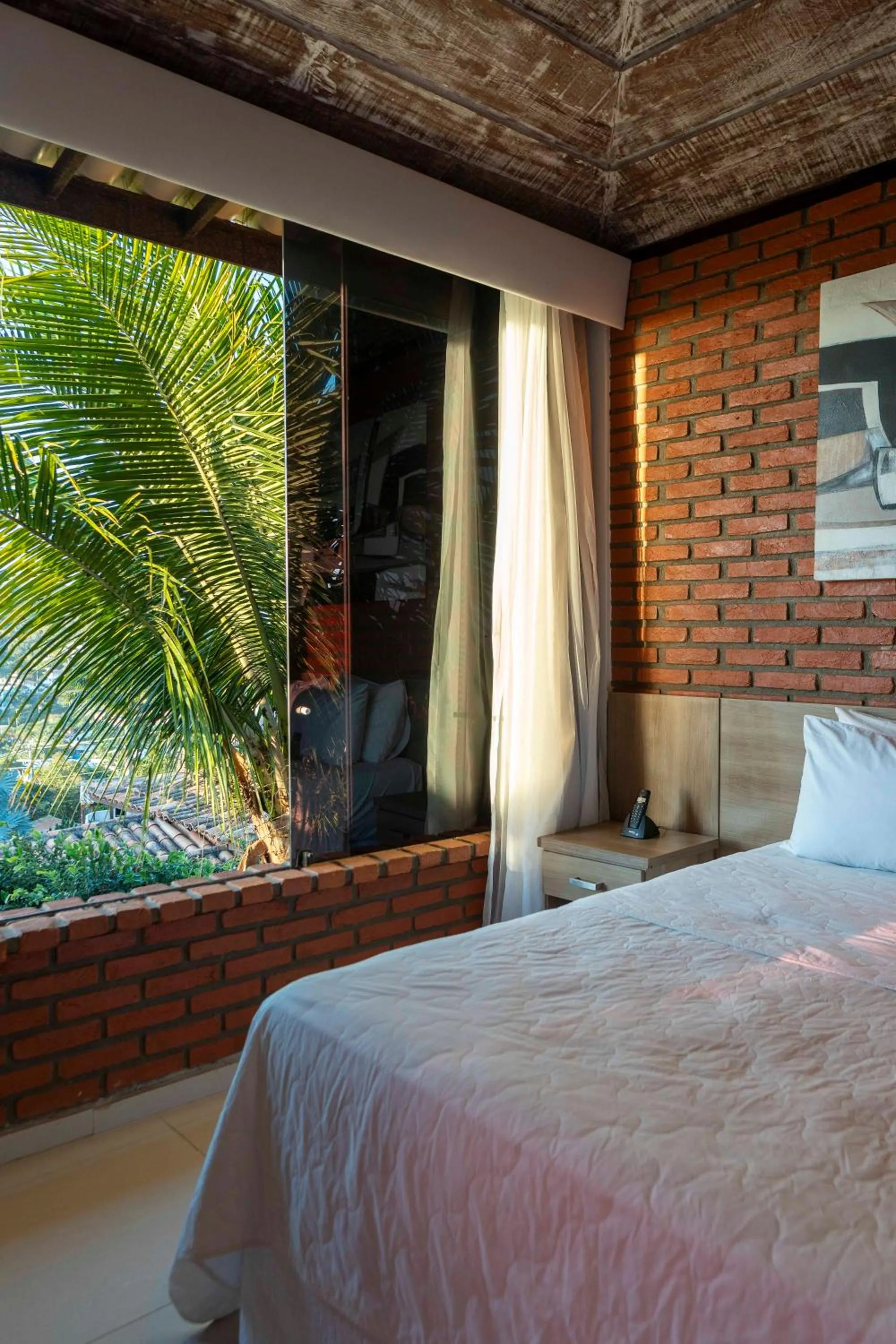 Garden view, Bed in Costa do Sol Boutique Hotel