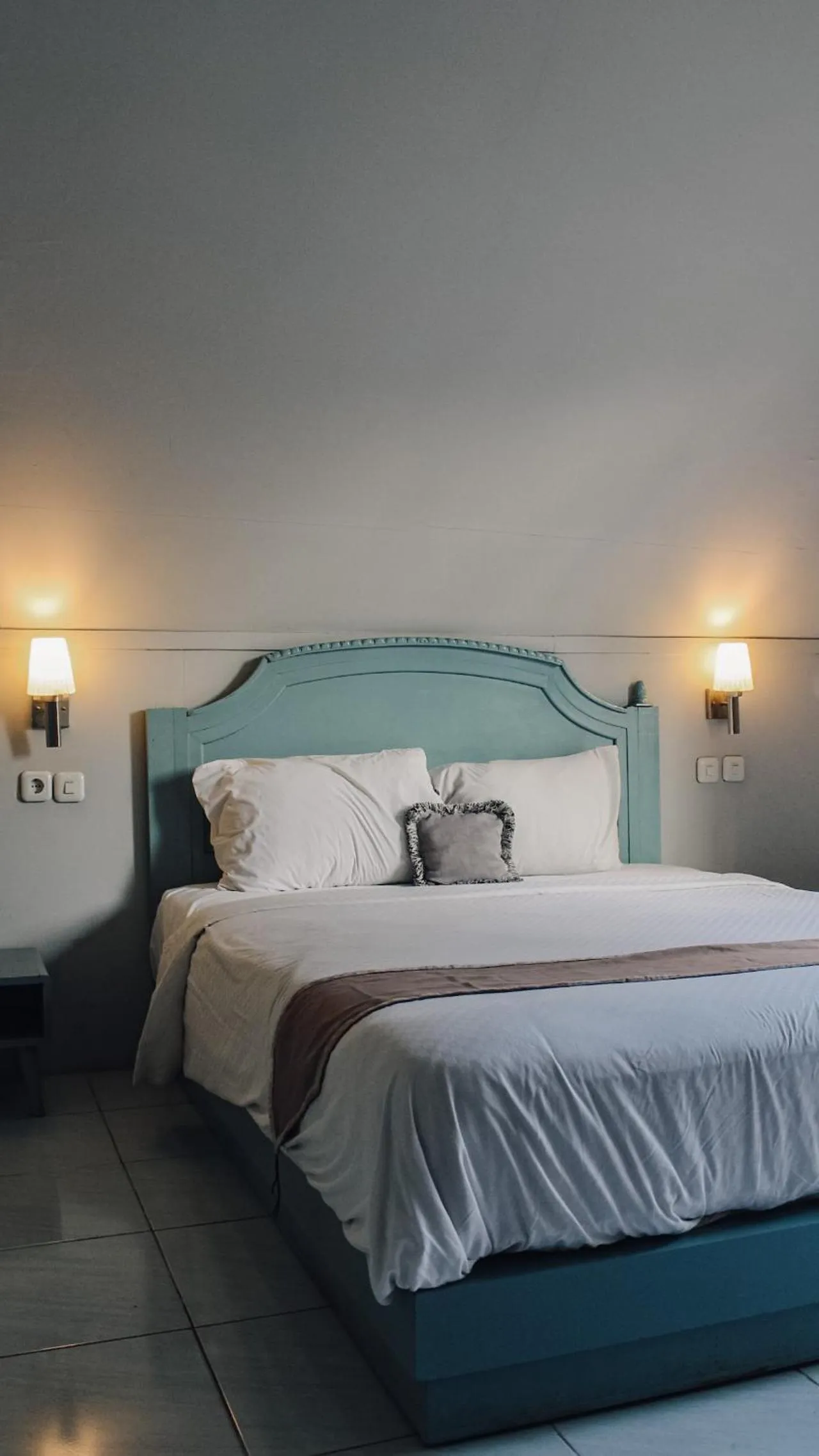 Bedroom, Bed in Seaside Villa & Muse Beach Resto