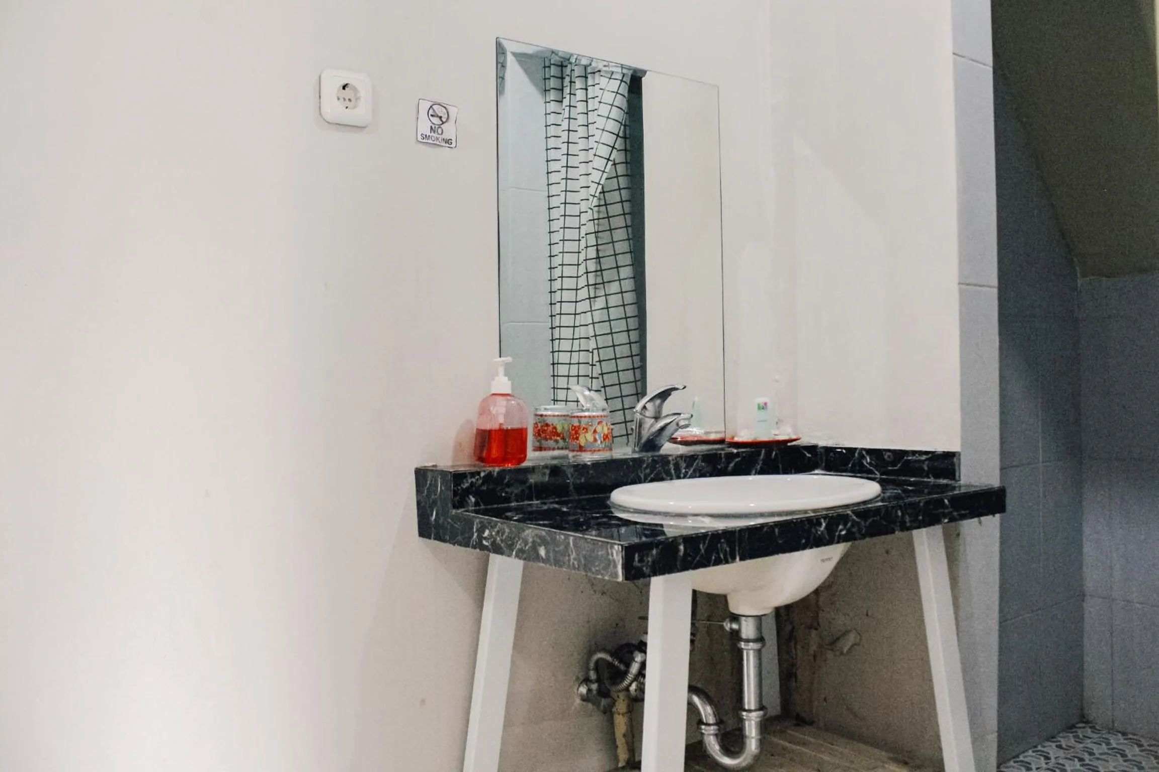 Bathroom in Seaside Villa & Muse Beach Resto