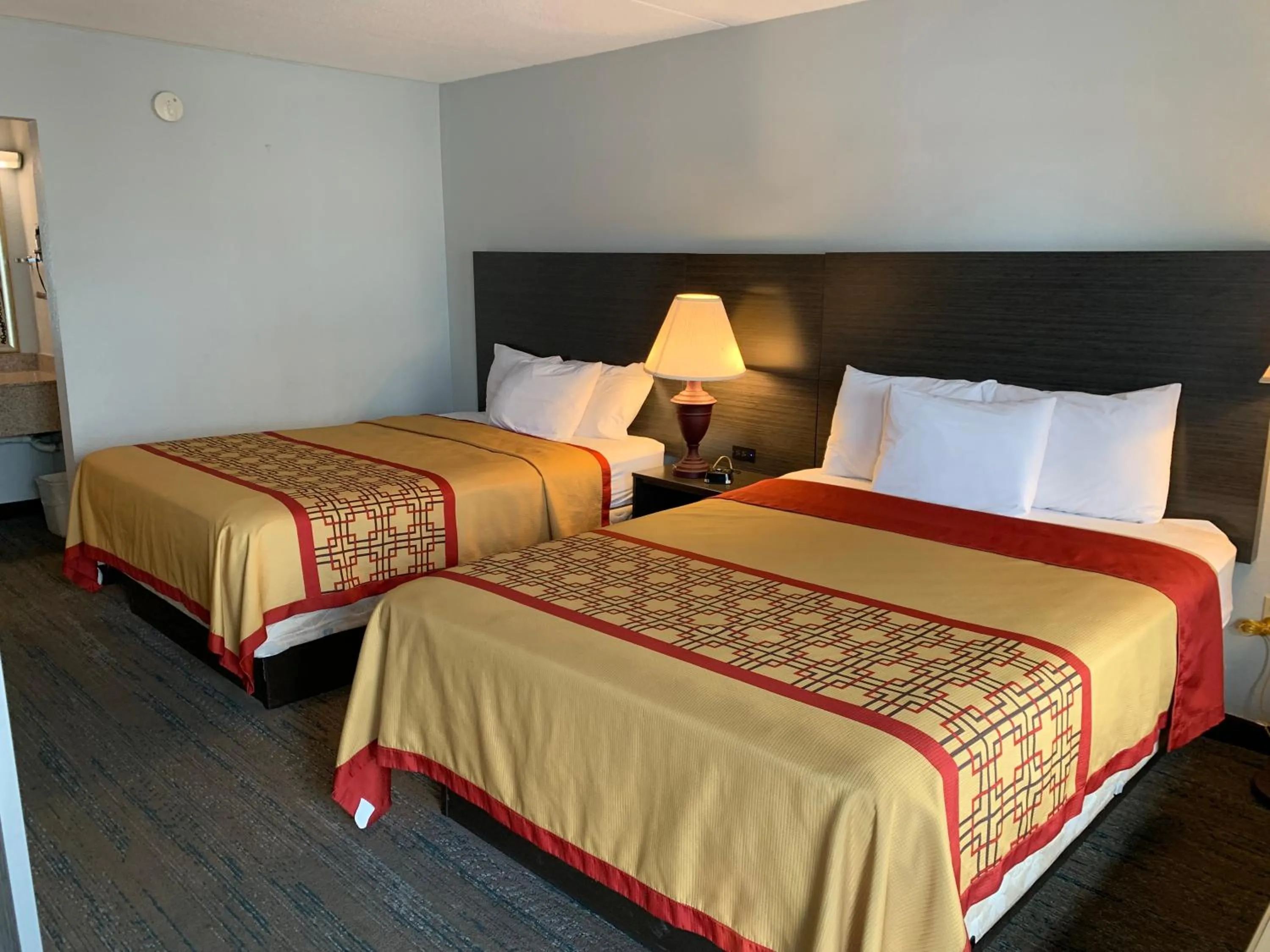 Bed in Pigeon Forge Parkway Inn