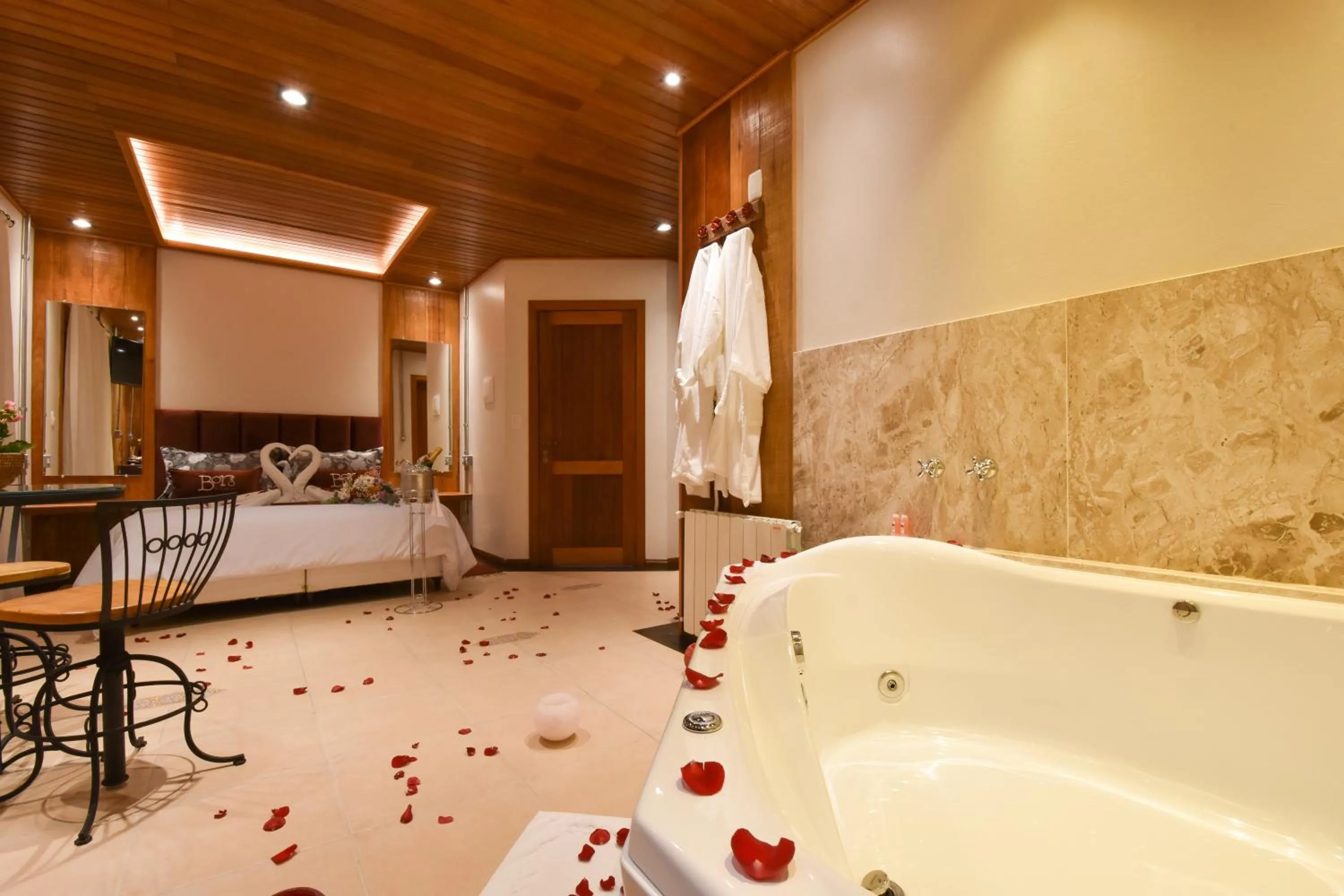 Photo of the whole room, Bed in Pousada Borô