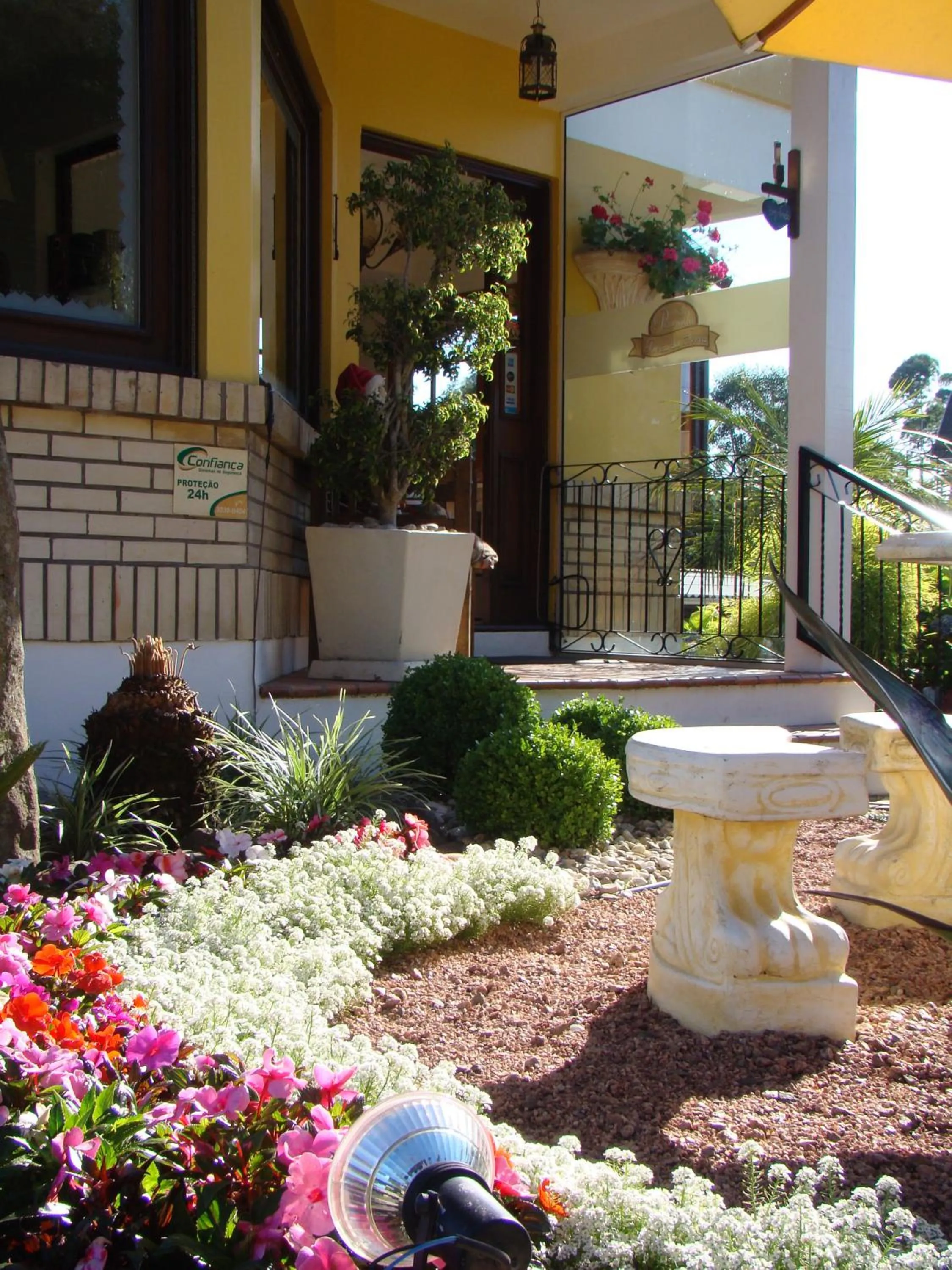 Garden in Pousada Borô