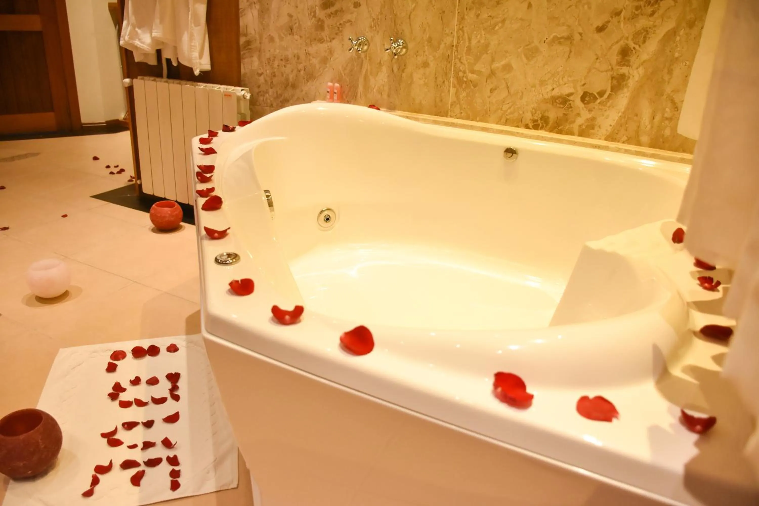 Hot Tub in Pousada Borô