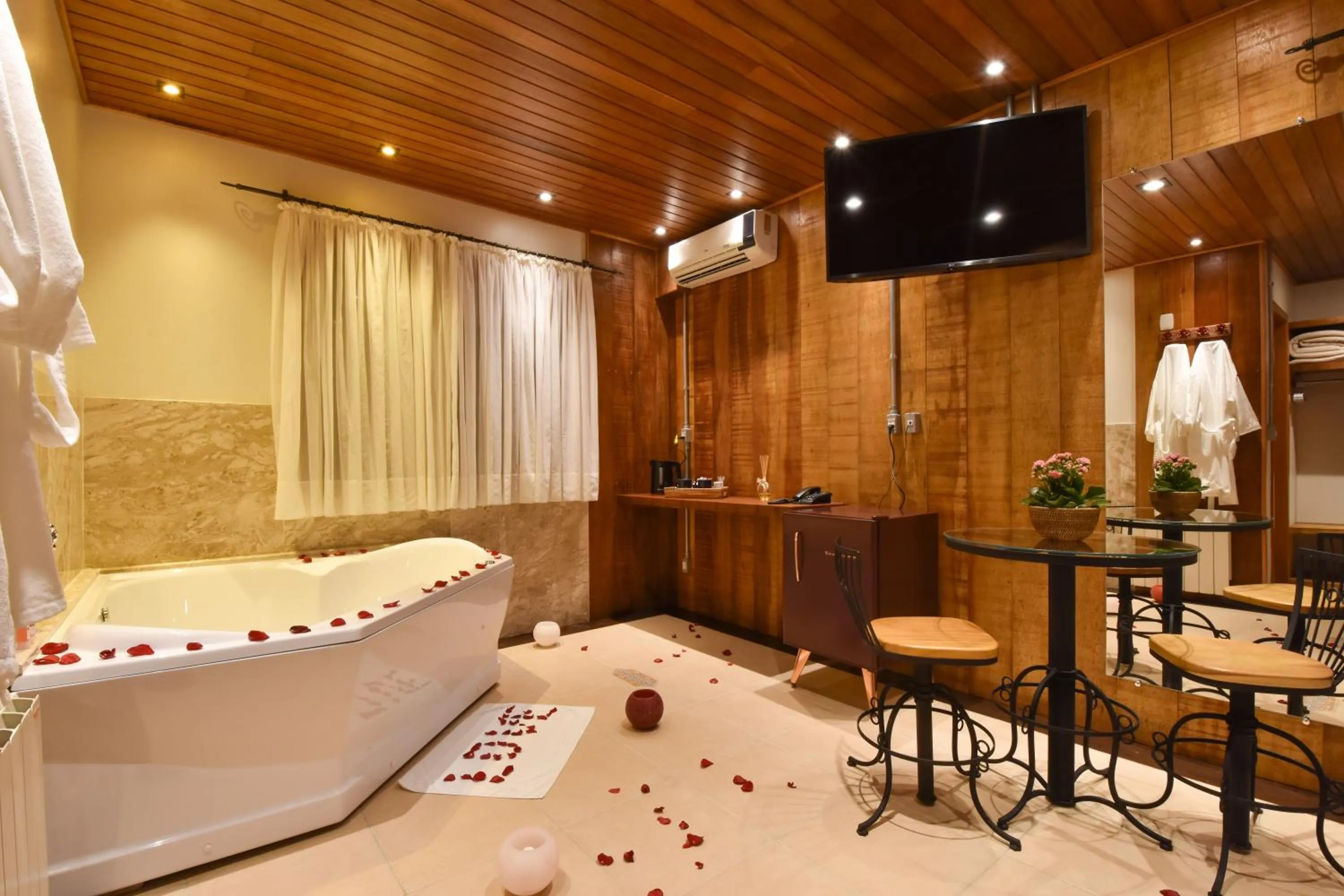 Photo of the whole room in Pousada Borô