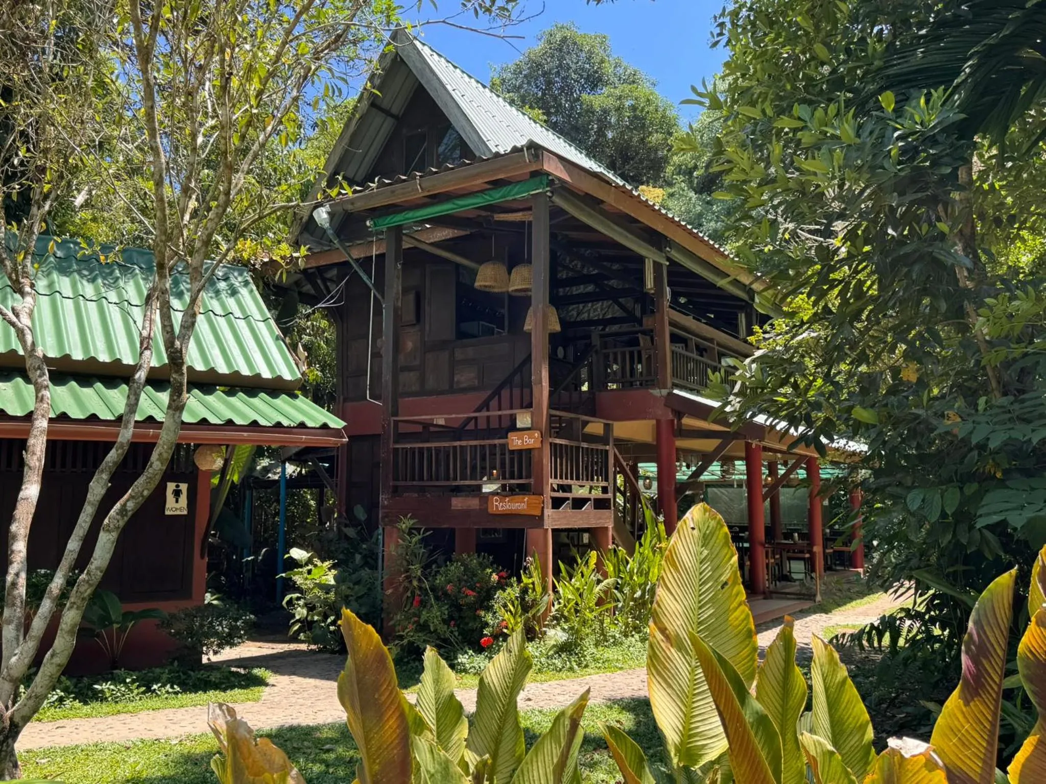 Restaurant/places to eat in Our Jungle House
