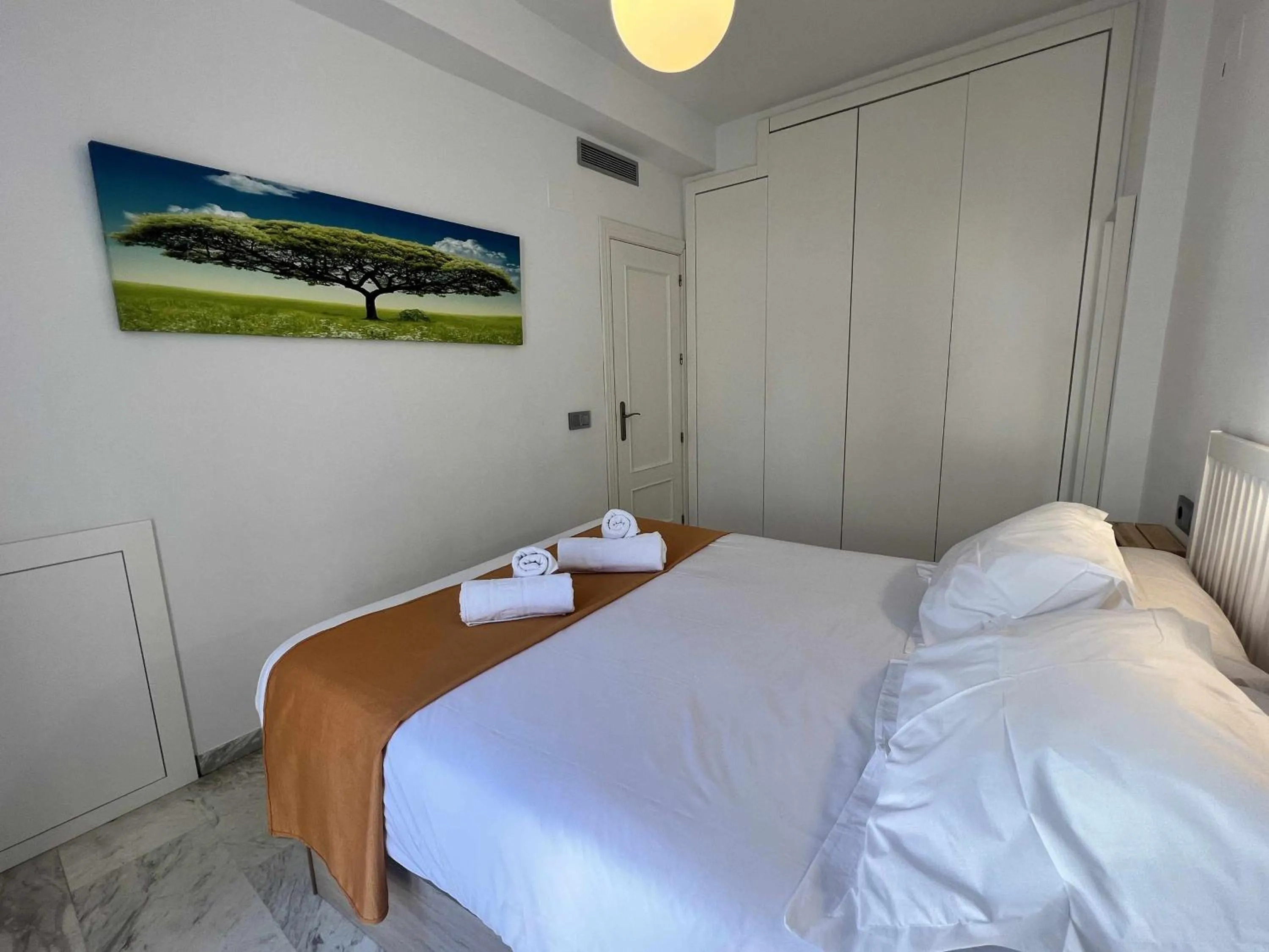 Photo of the whole room, Bed in Ático San Bernardo Terraza y Parking Incluido