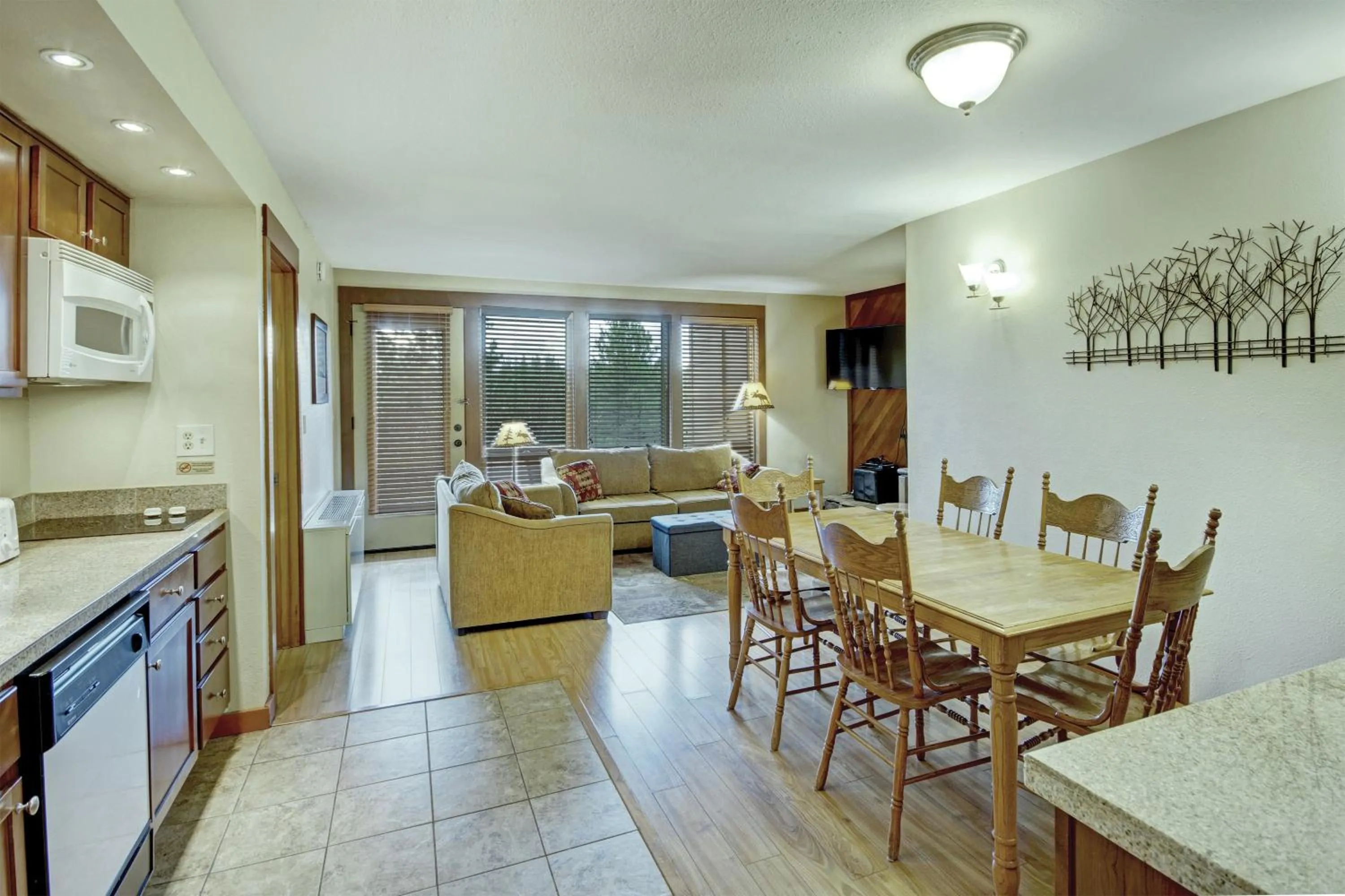 Food and drinks in Seventh Mountain Resort