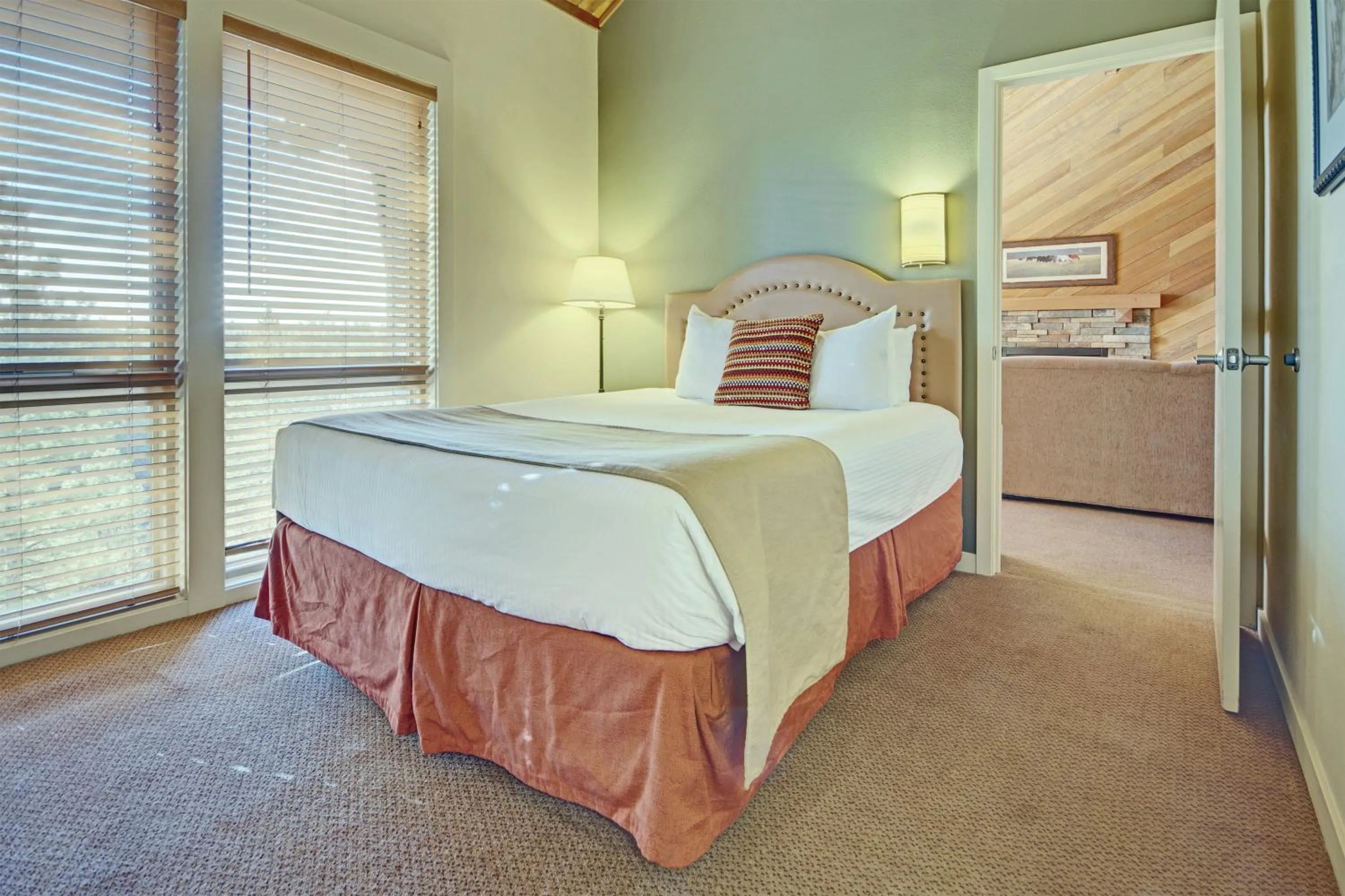 Photo of the whole room, Bed in Seventh Mountain Resort