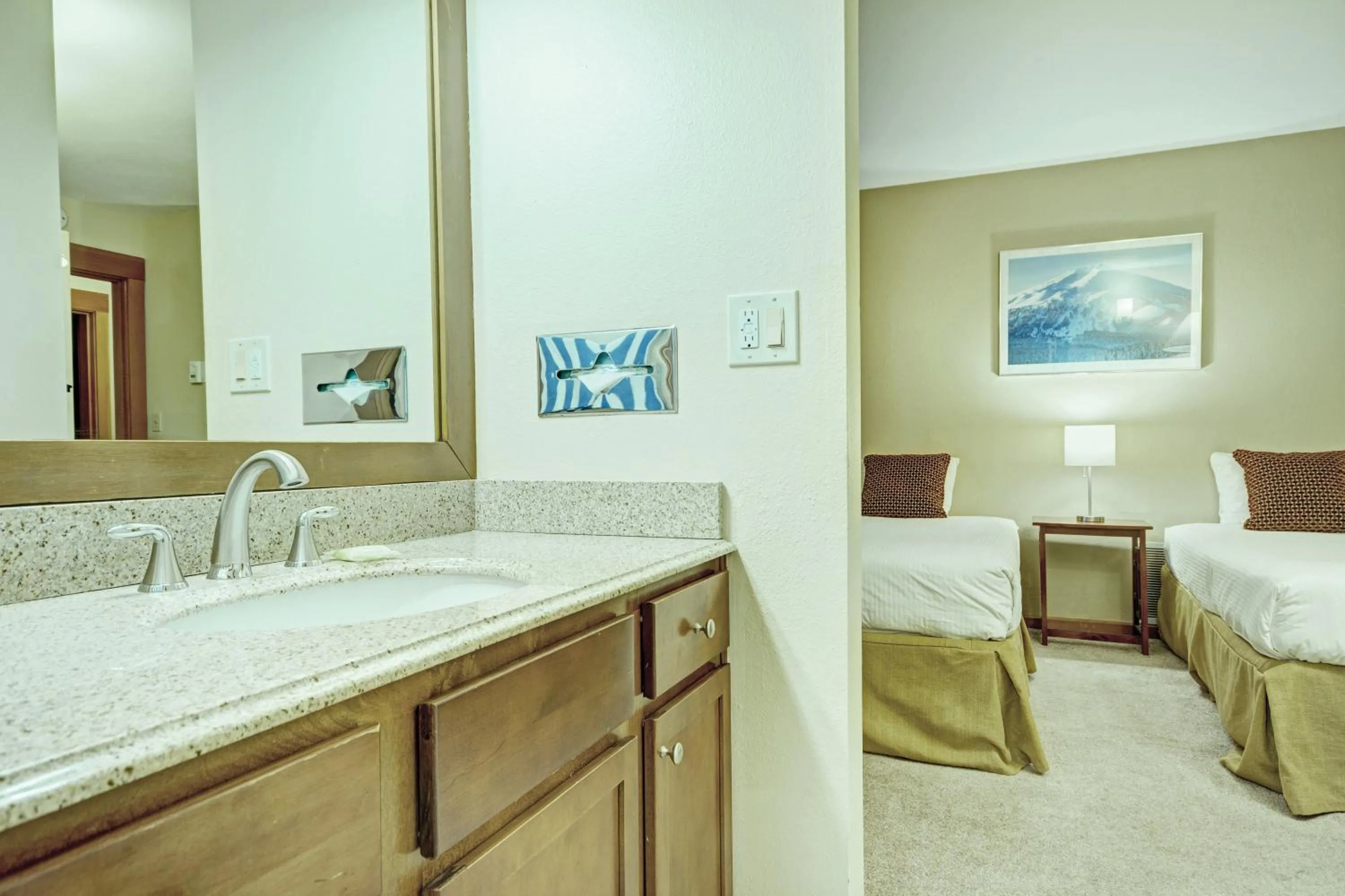 Bathroom, Bed in Seventh Mountain Resort