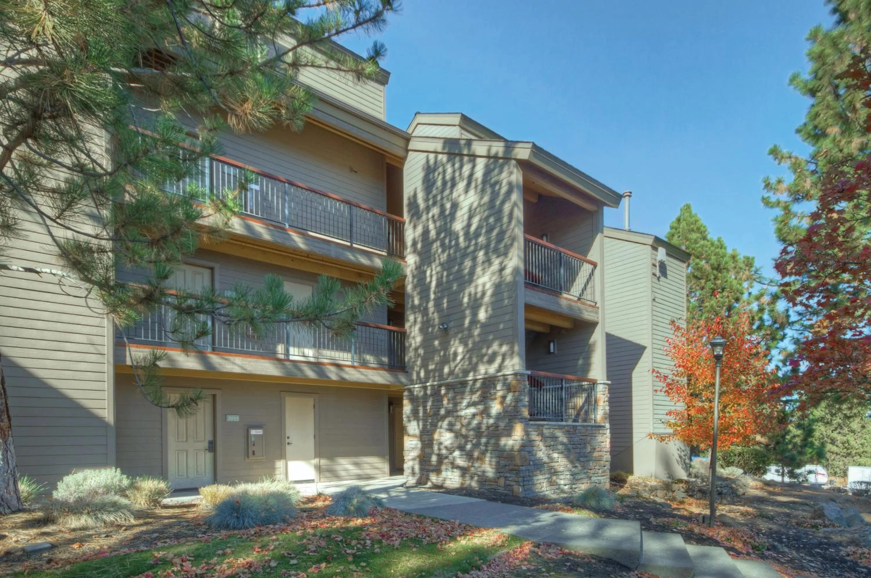 Property building in Seventh Mountain Resort