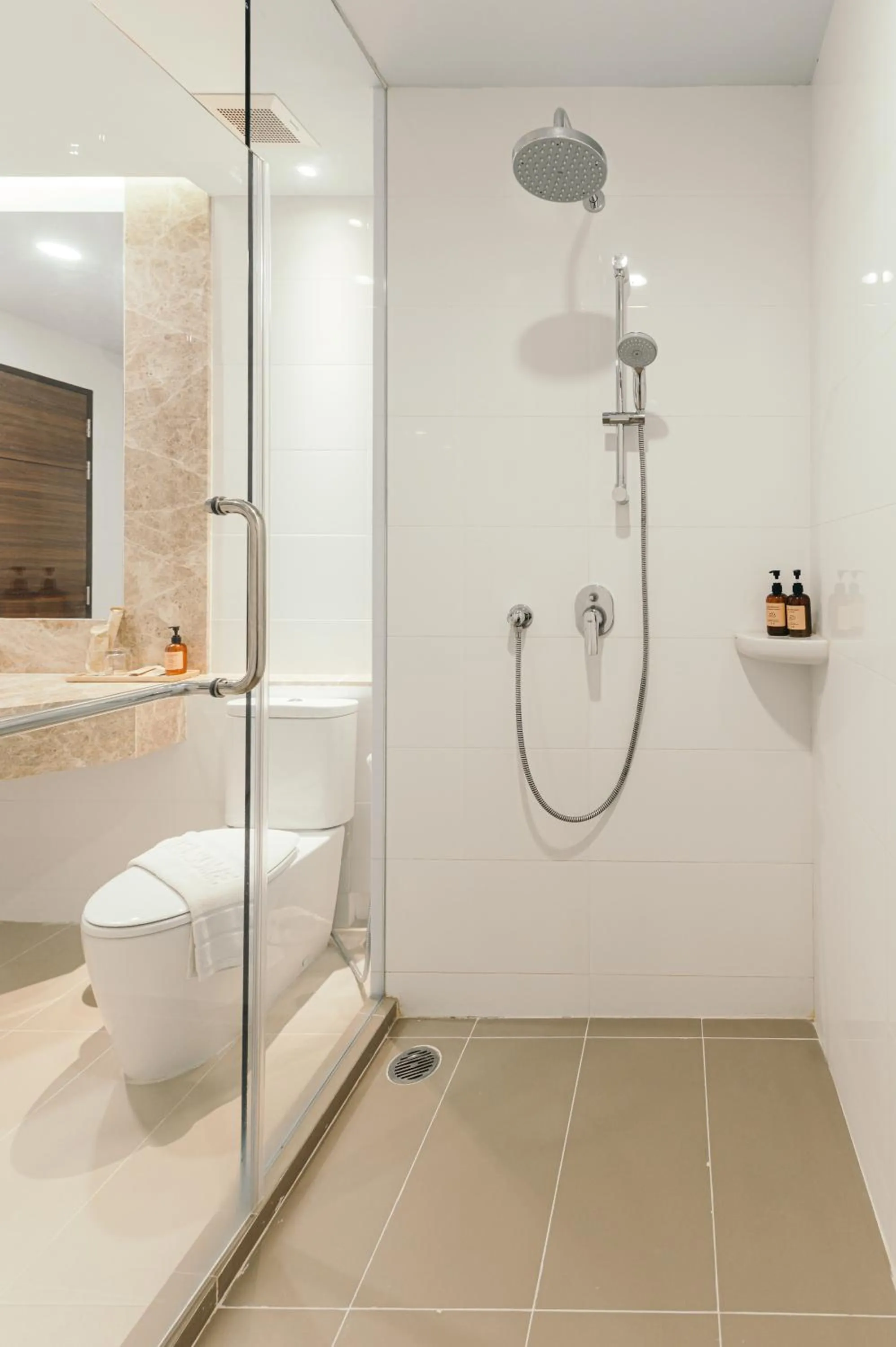 Bathroom in Civilize Hotel