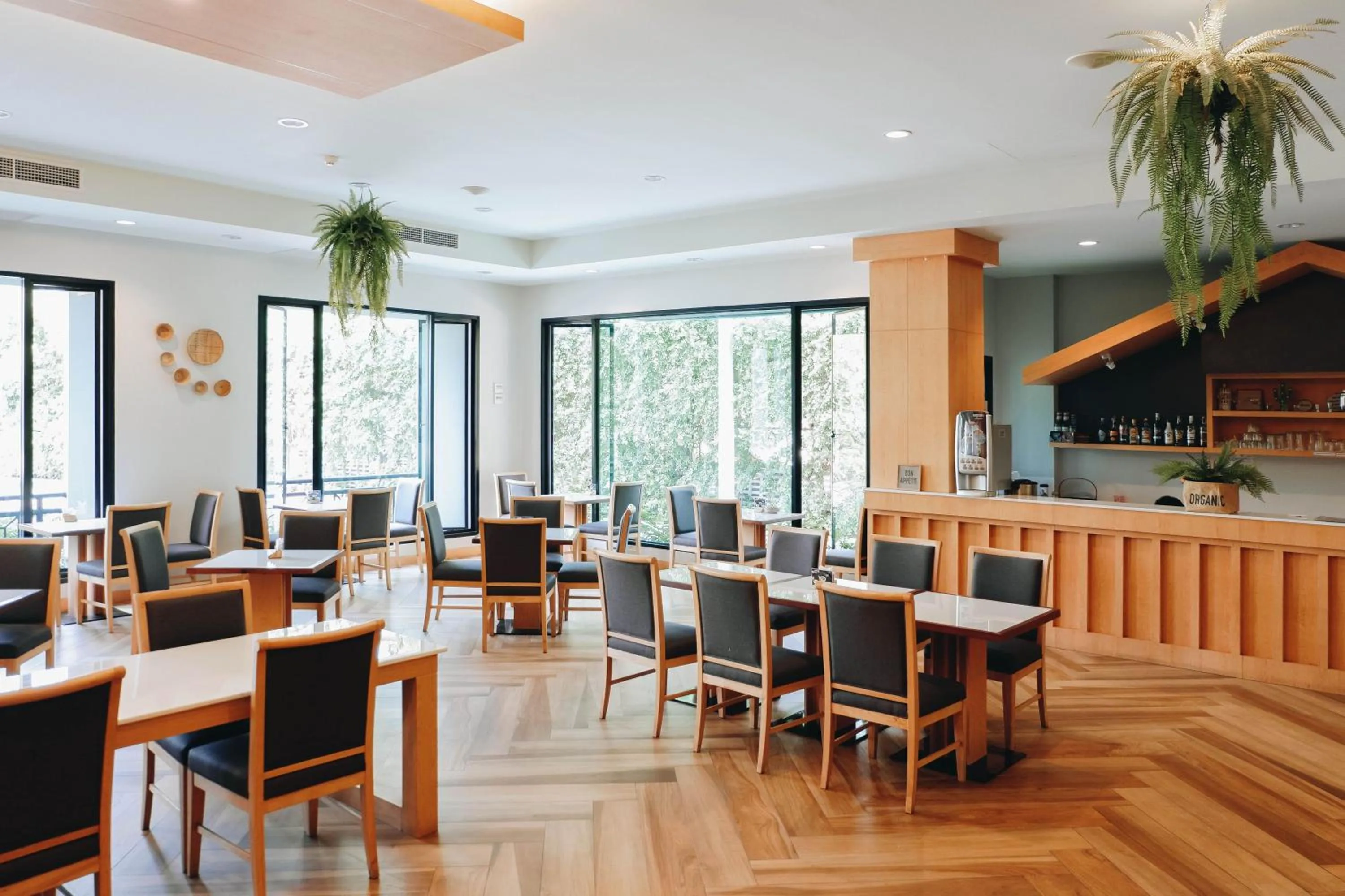 Restaurant/places to eat in Civilize Hotel
