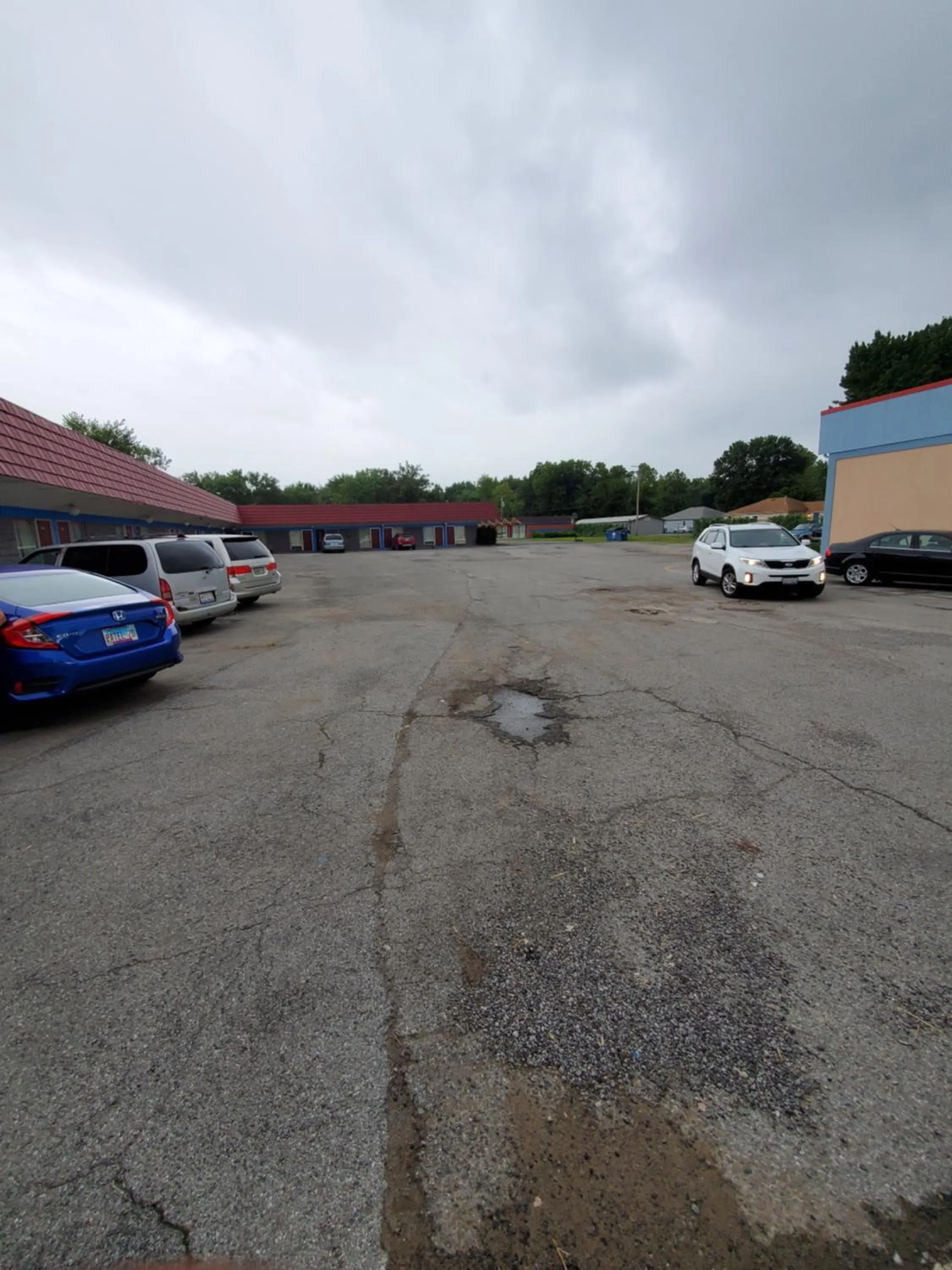 Facade/entrance in Gray Plaza Motel West Frankfort