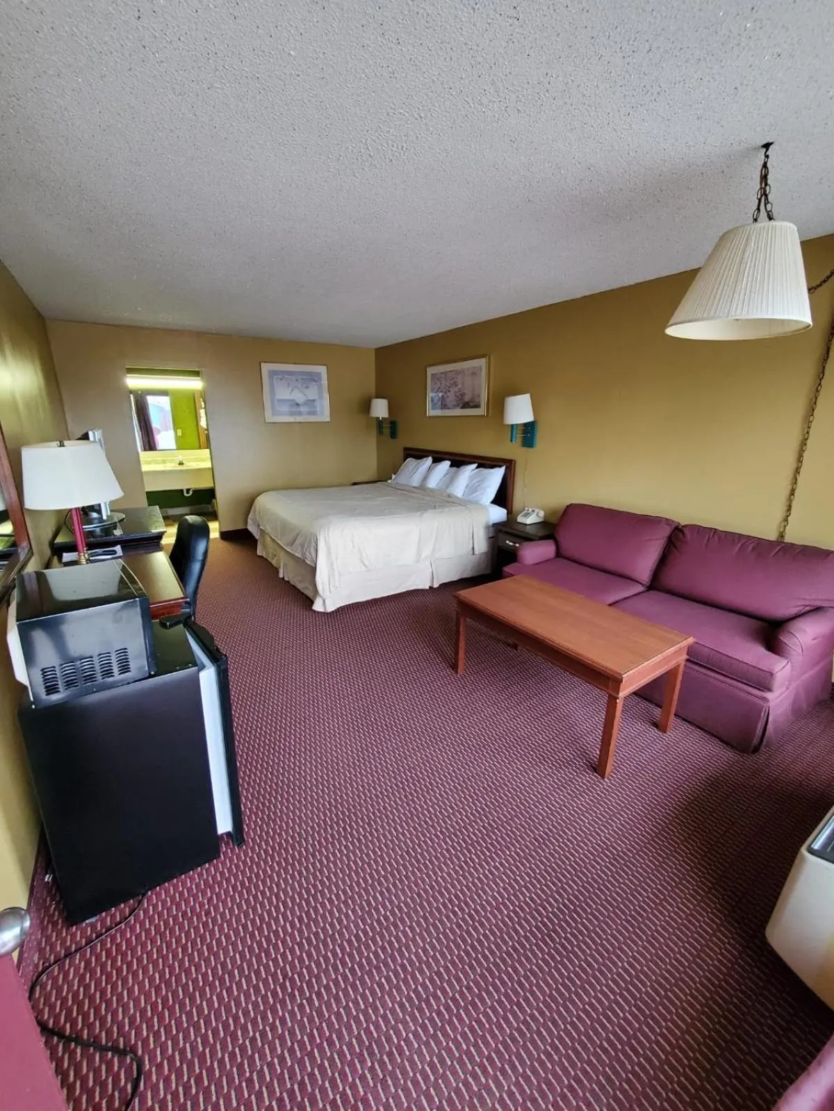 Photo of the whole room, Bed in Gray Plaza Motel West Frankfort