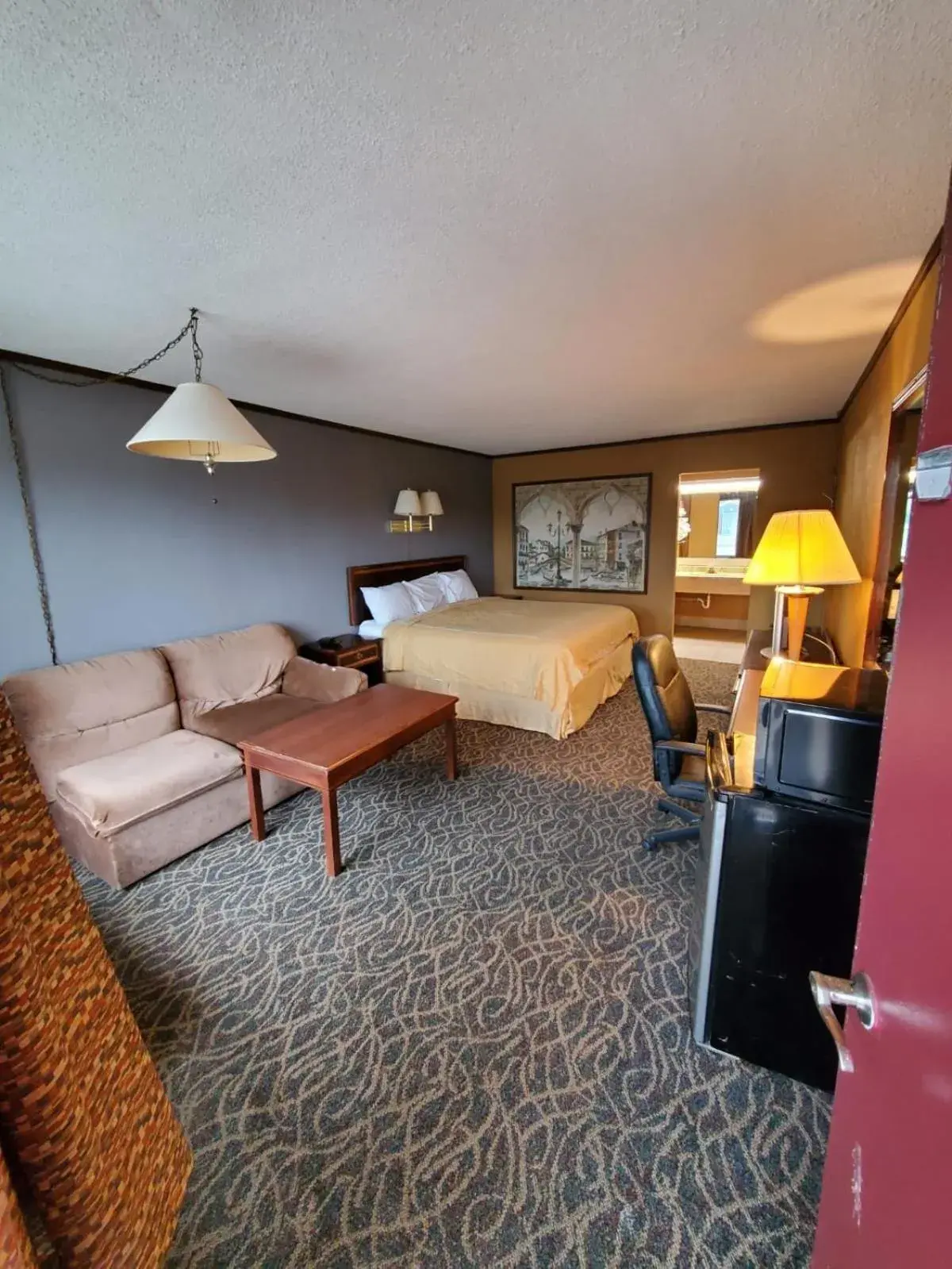 King Room in Gray Plaza Motel West Frankfort King Room in Gray Plaza Motel West Frankfort