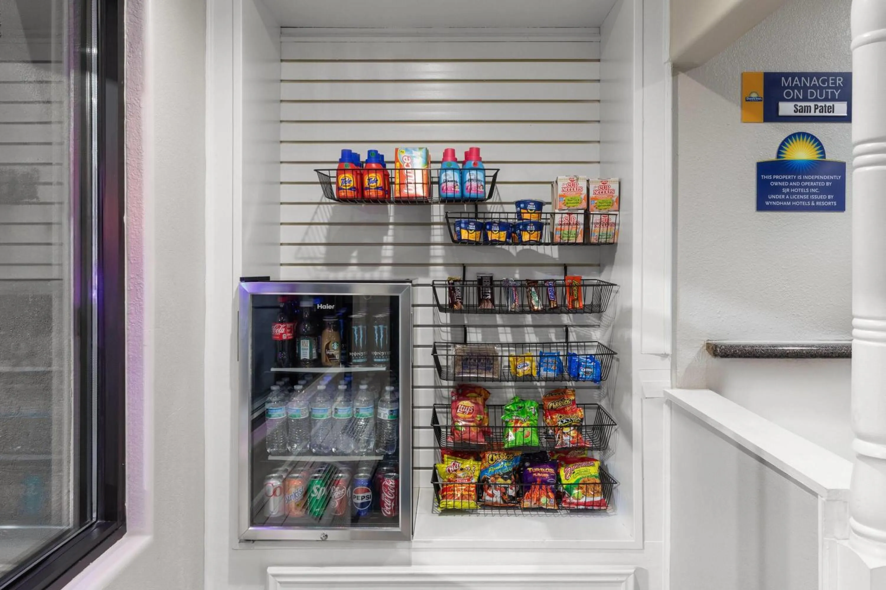 Food and drinks in Days Inn by Wyndham Temple