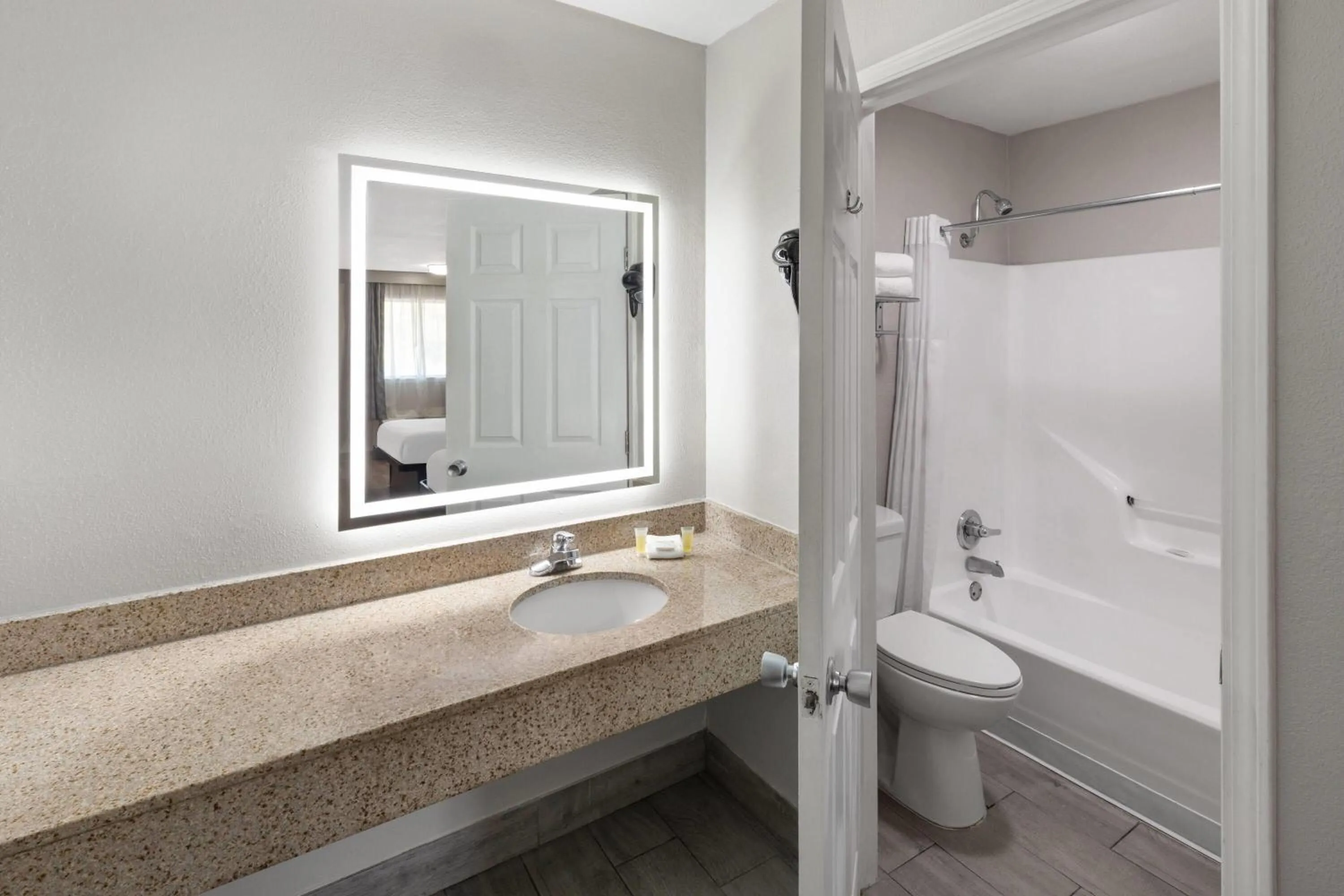 Bathroom in Days Inn by Wyndham Temple