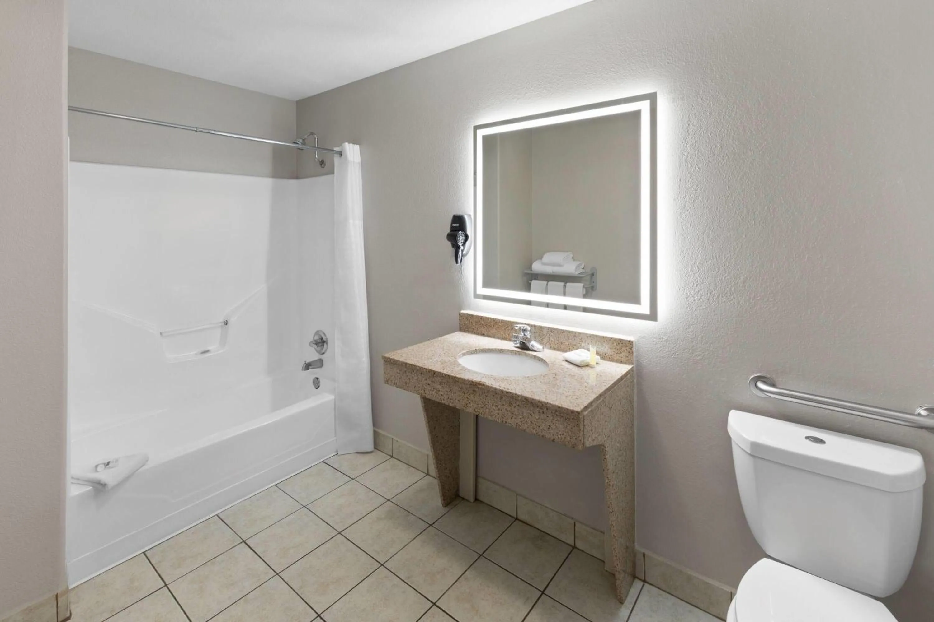 Bathroom in Days Inn by Wyndham Temple