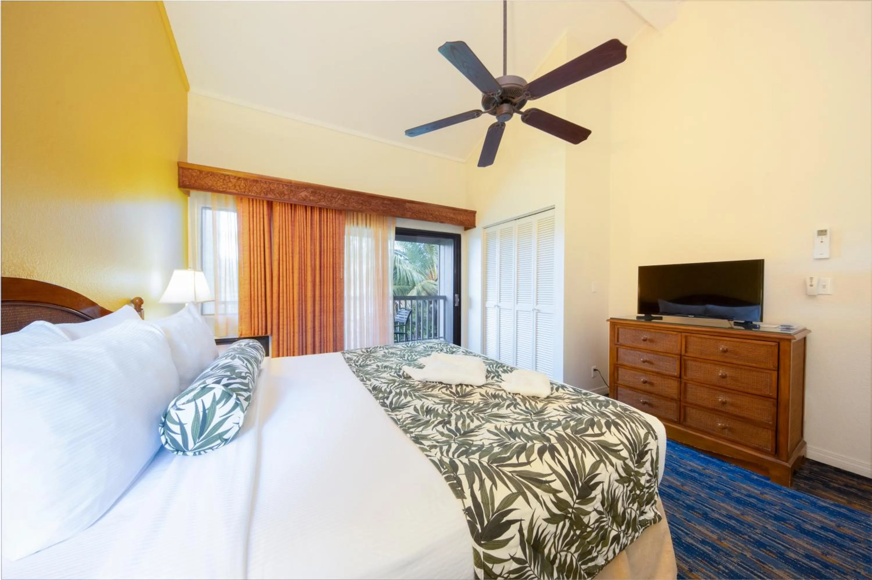 Bedroom, Bed in Makai Club Resort