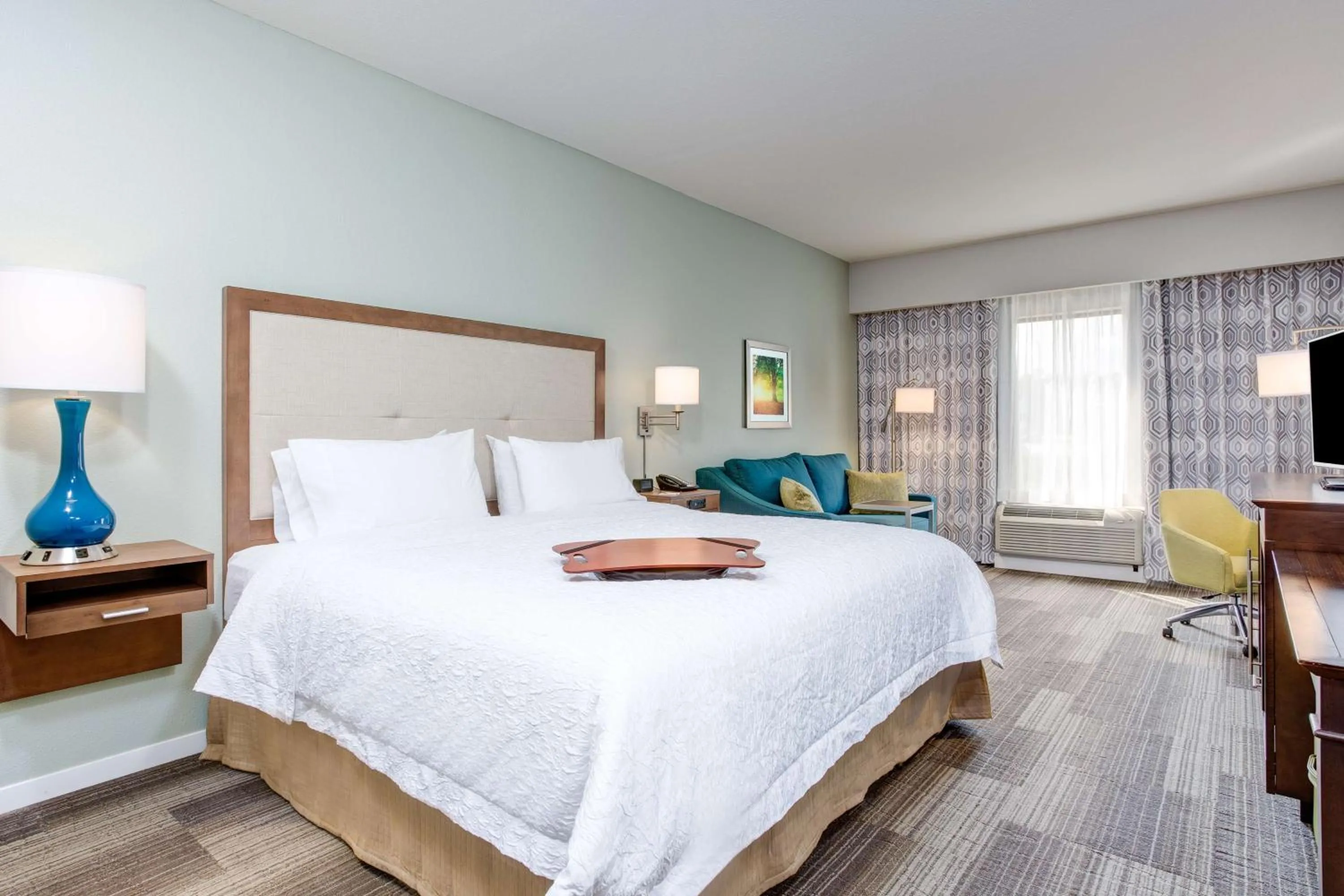 Bed in Hampton Inn Macon - I-475